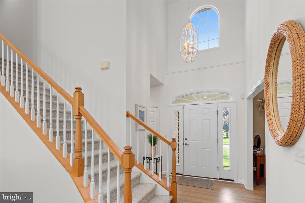 323 WALKABOUT ROAD