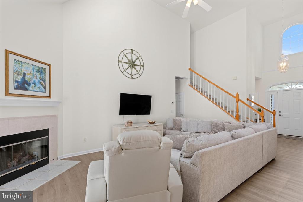 323 WALKABOUT ROAD