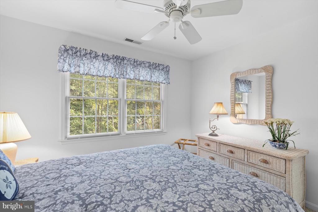 323 WALKABOUT ROAD