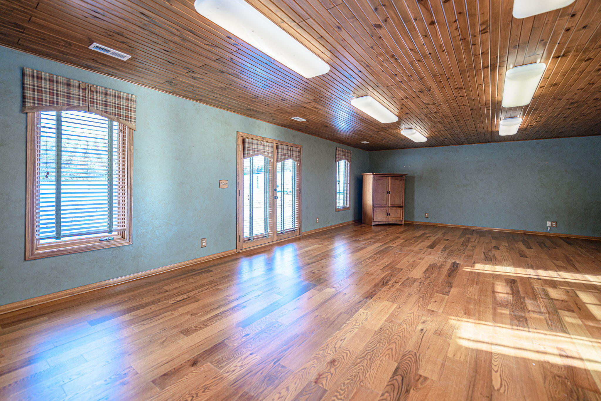 4861 S OLD MILL CREEK RD