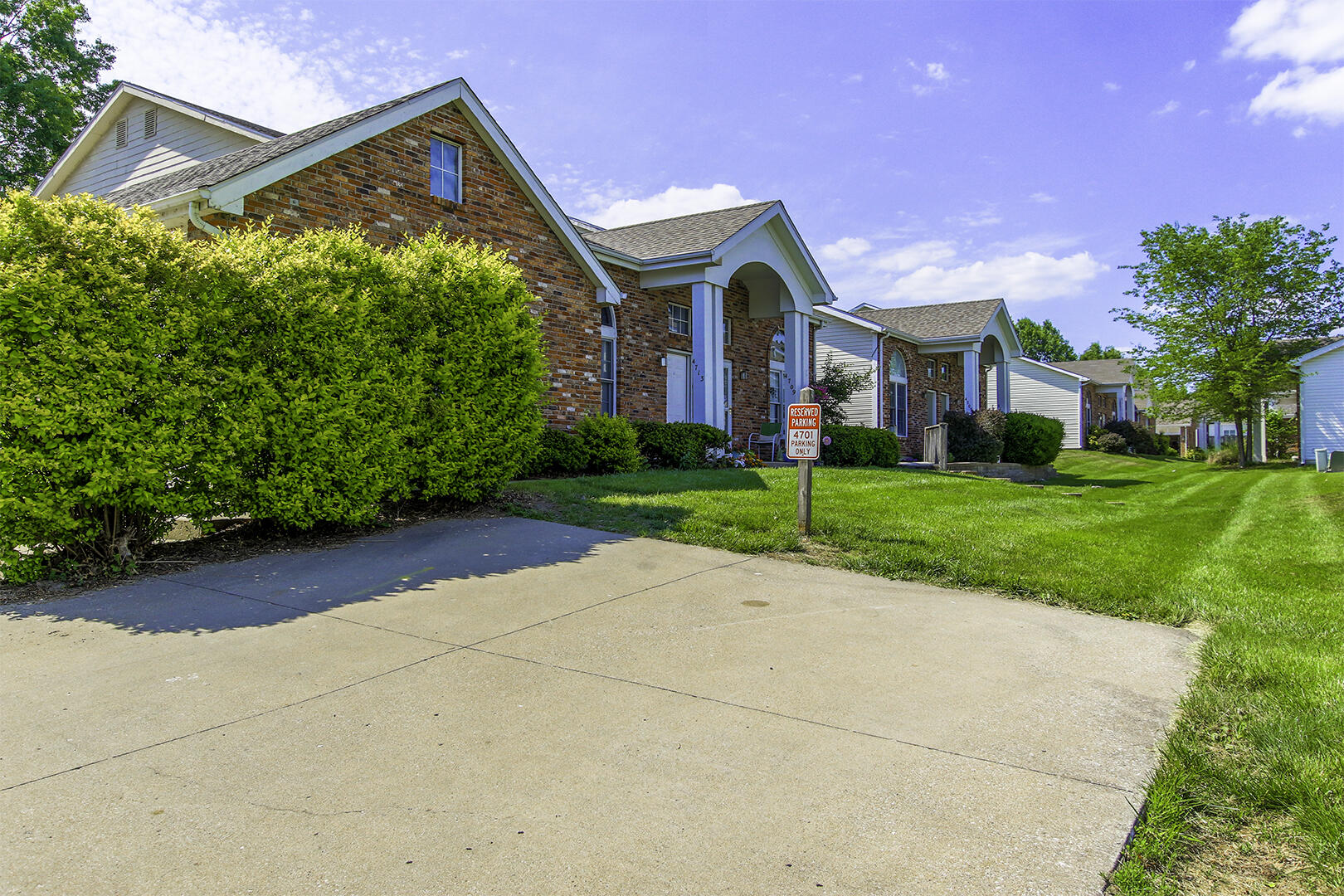 4701 BRANDON WOODS ST