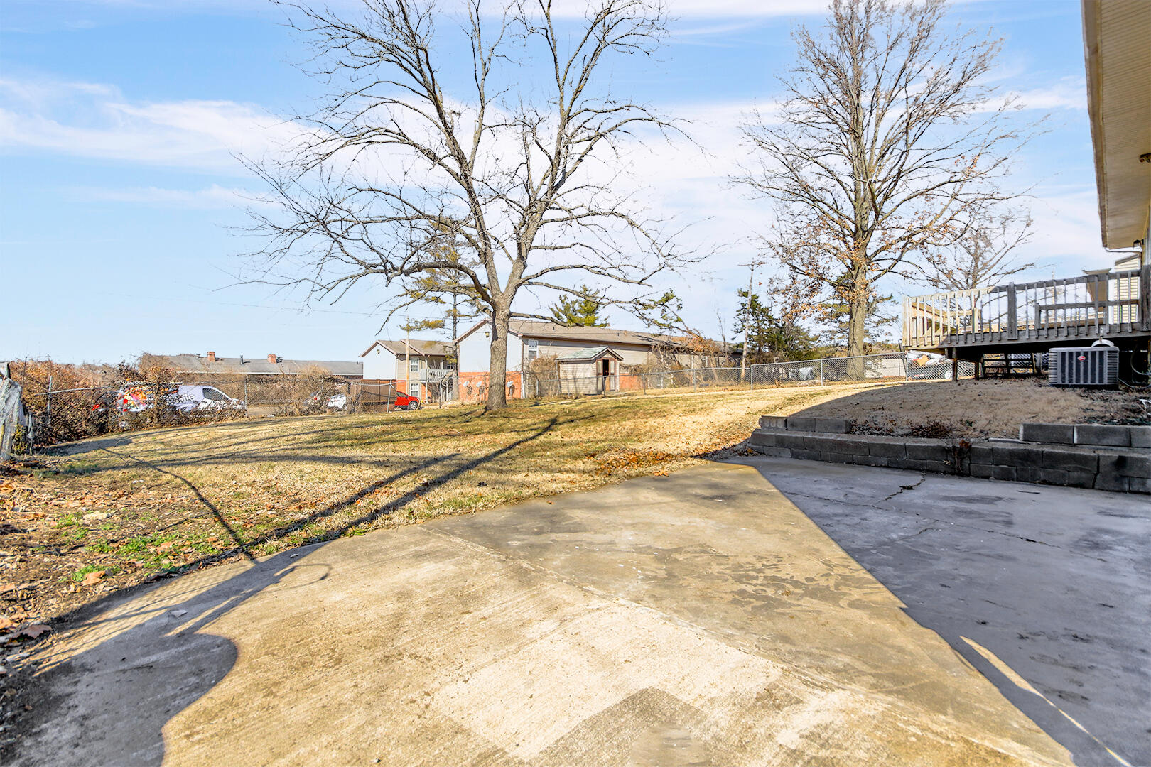 1505 SYLVAN LN
