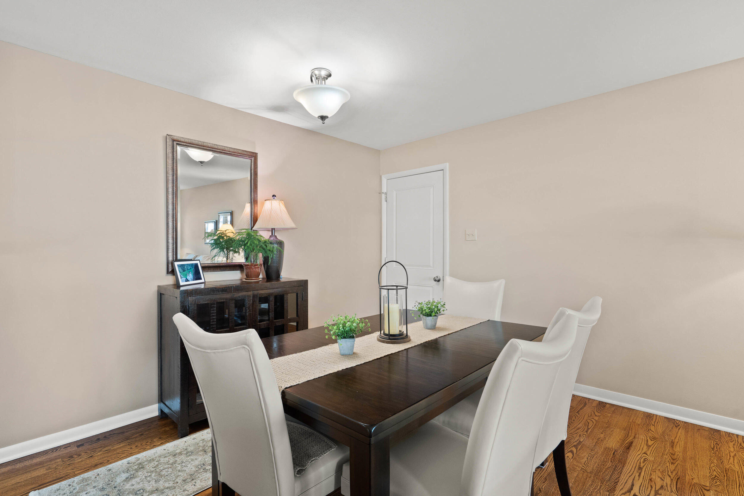 412 MAPLEWOOD DR