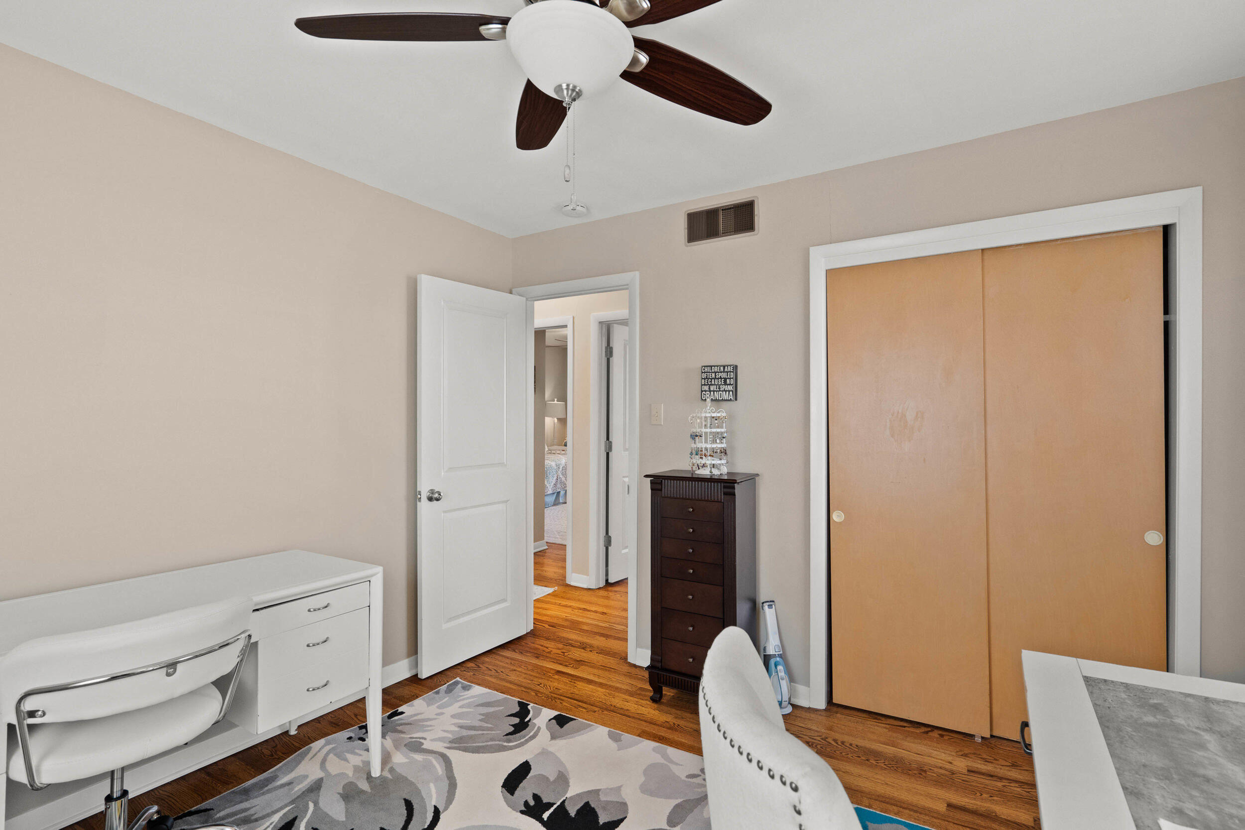 412 MAPLEWOOD DR