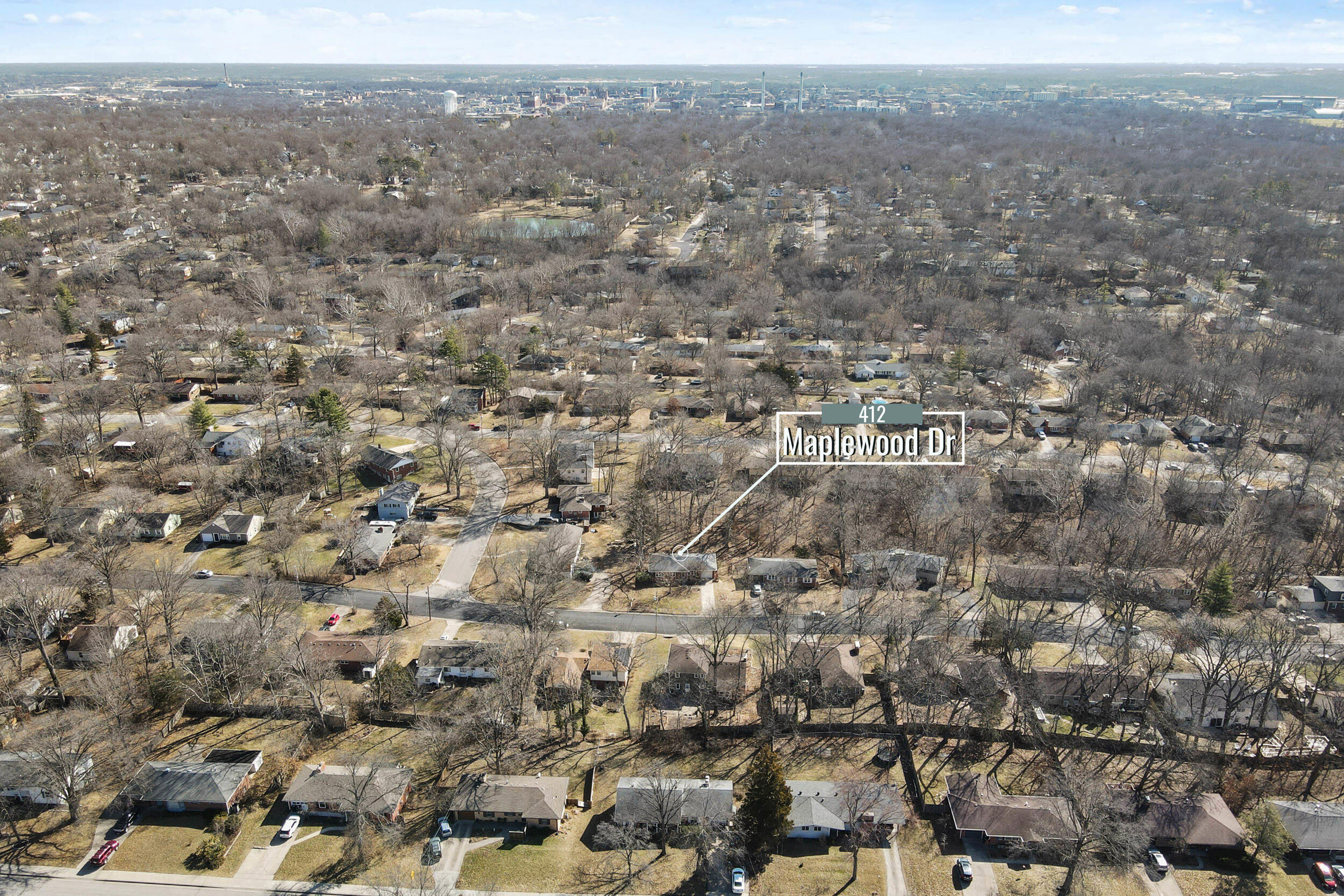412 MAPLEWOOD DR