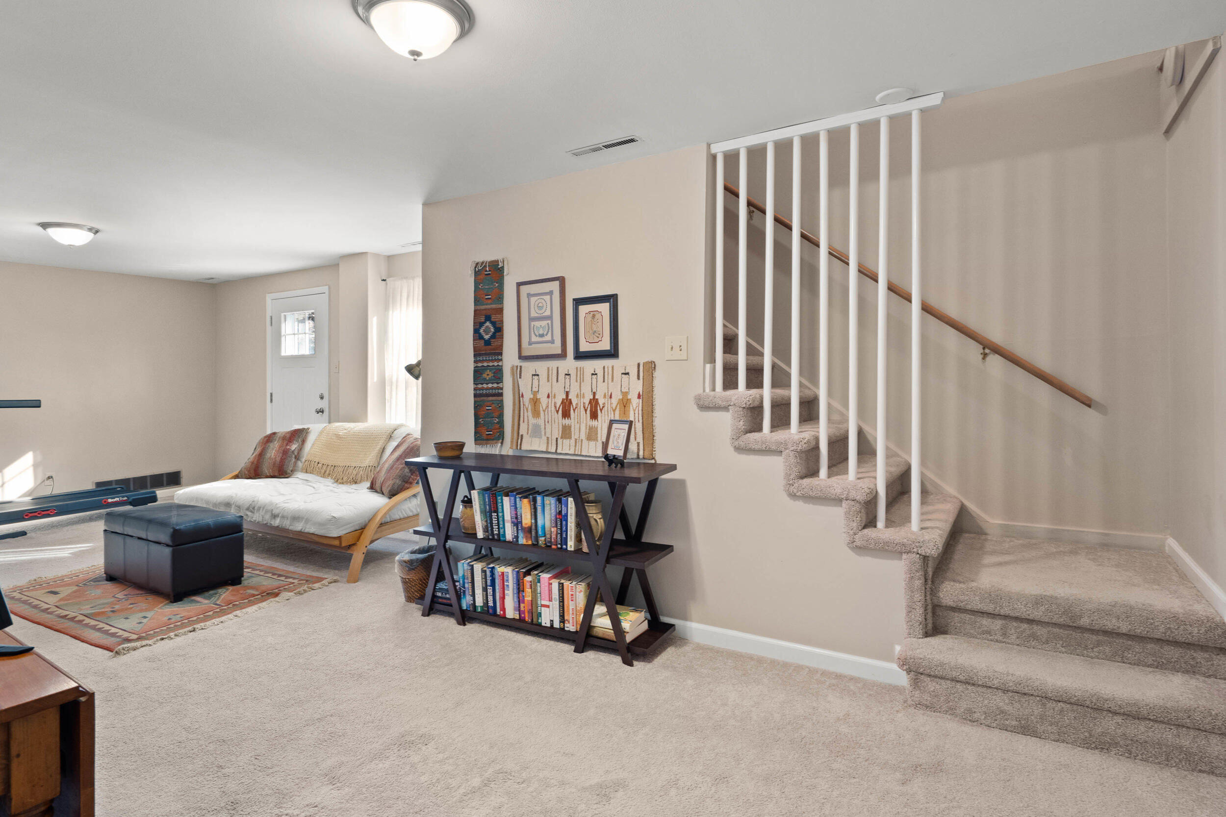 412 MAPLEWOOD DR