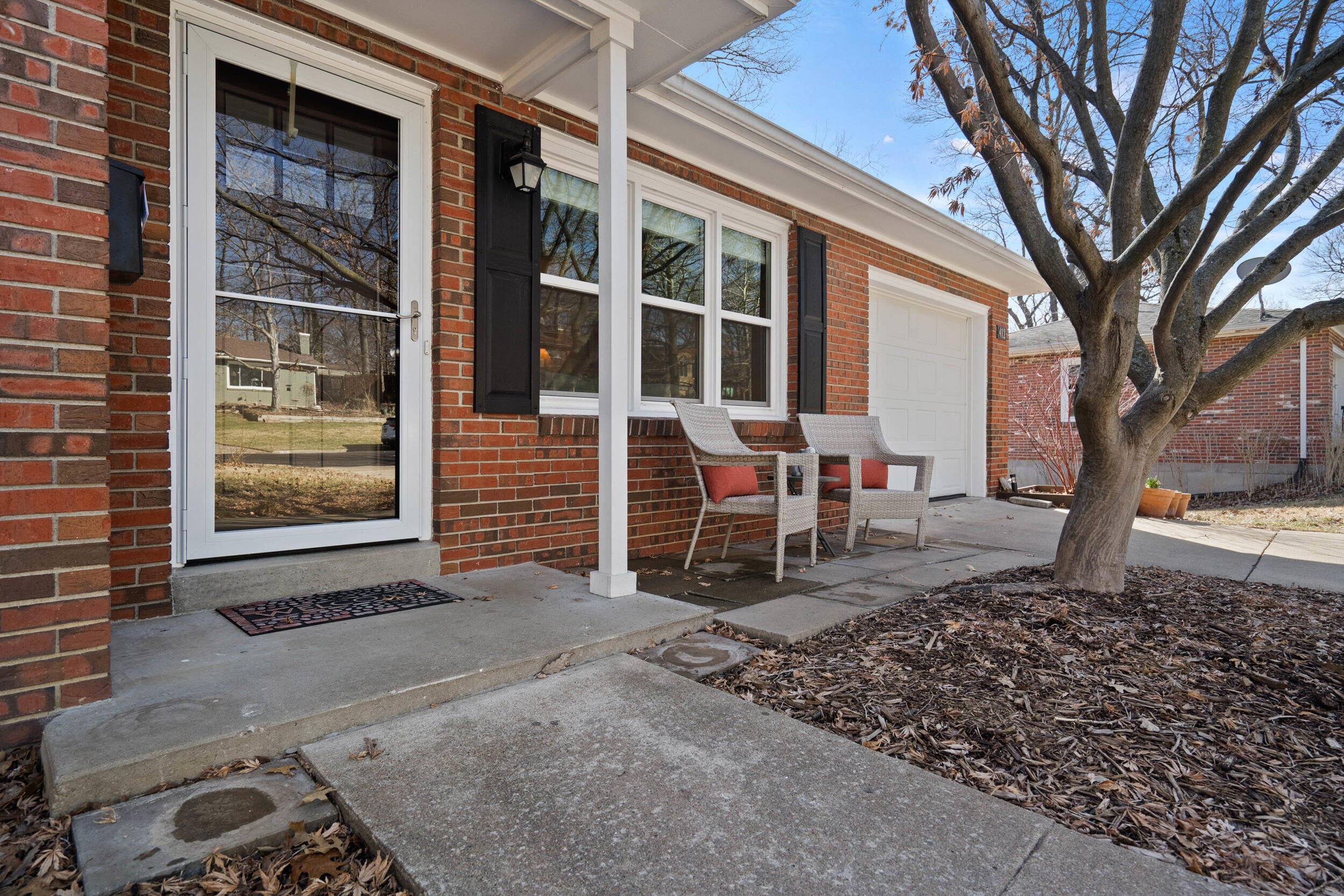 412 MAPLEWOOD DR