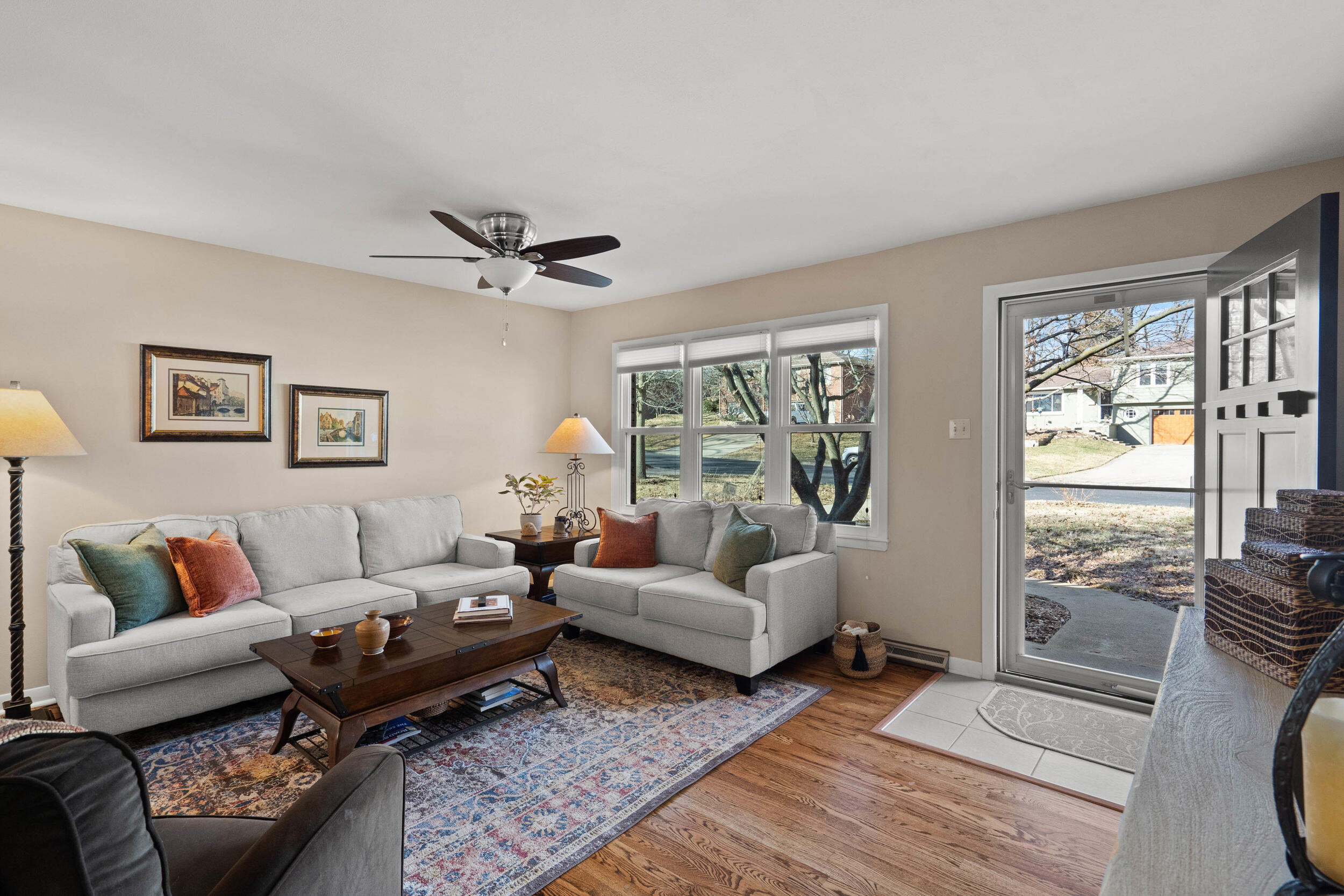 412 MAPLEWOOD DR