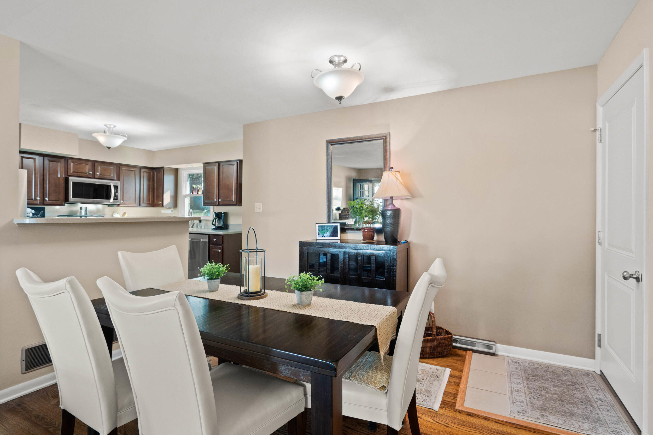 412 MAPLEWOOD DR