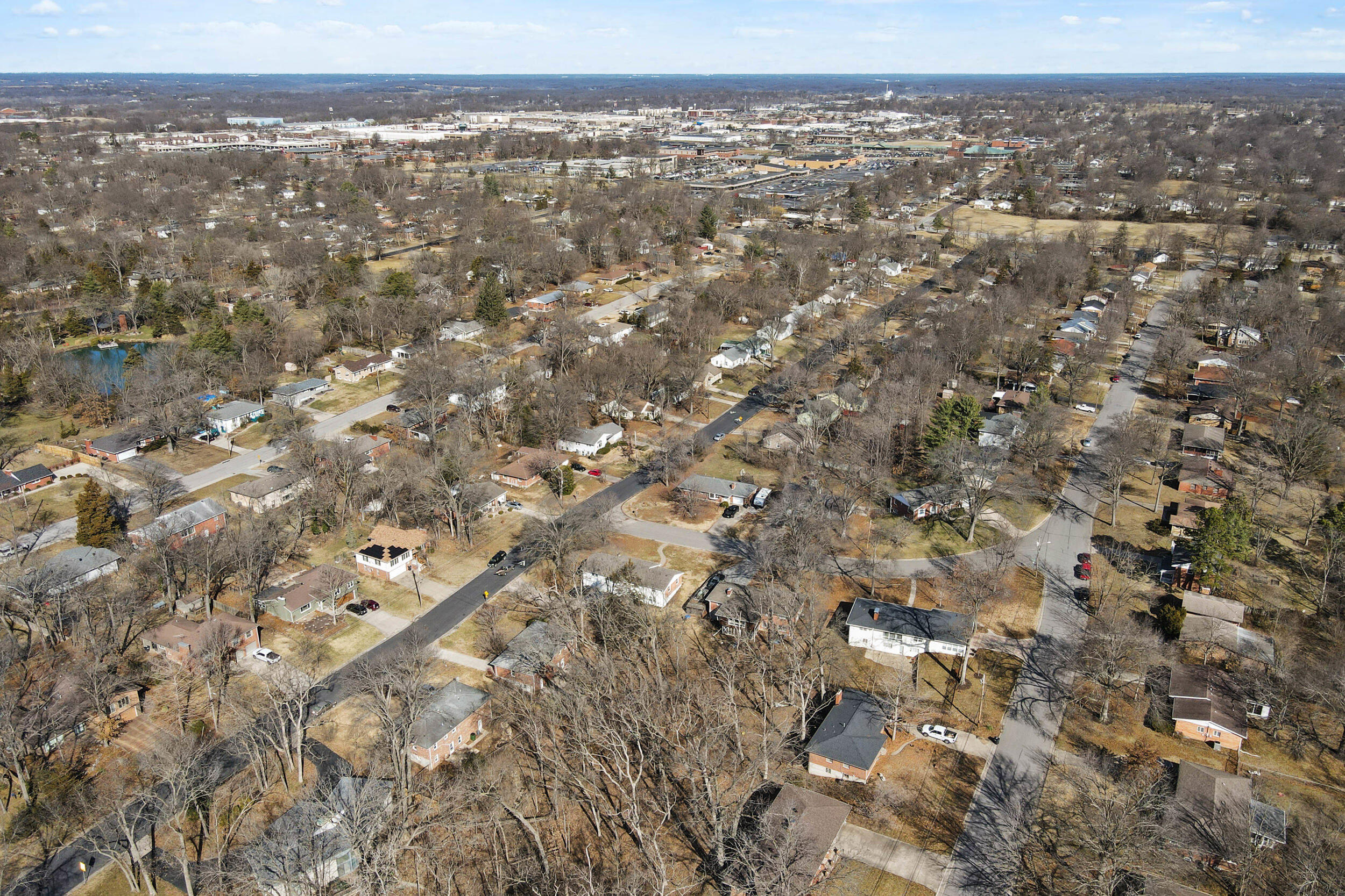 412 MAPLEWOOD DR