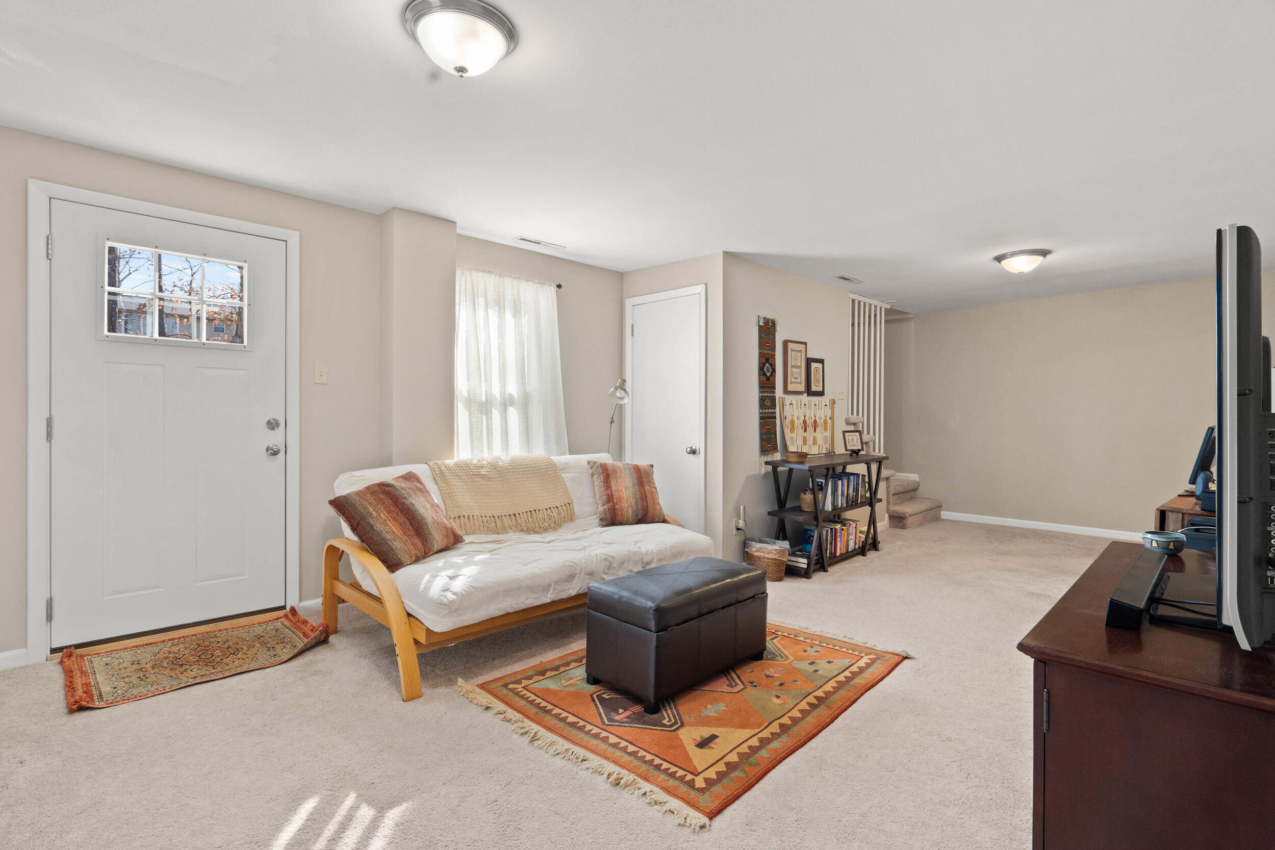 412 MAPLEWOOD DR