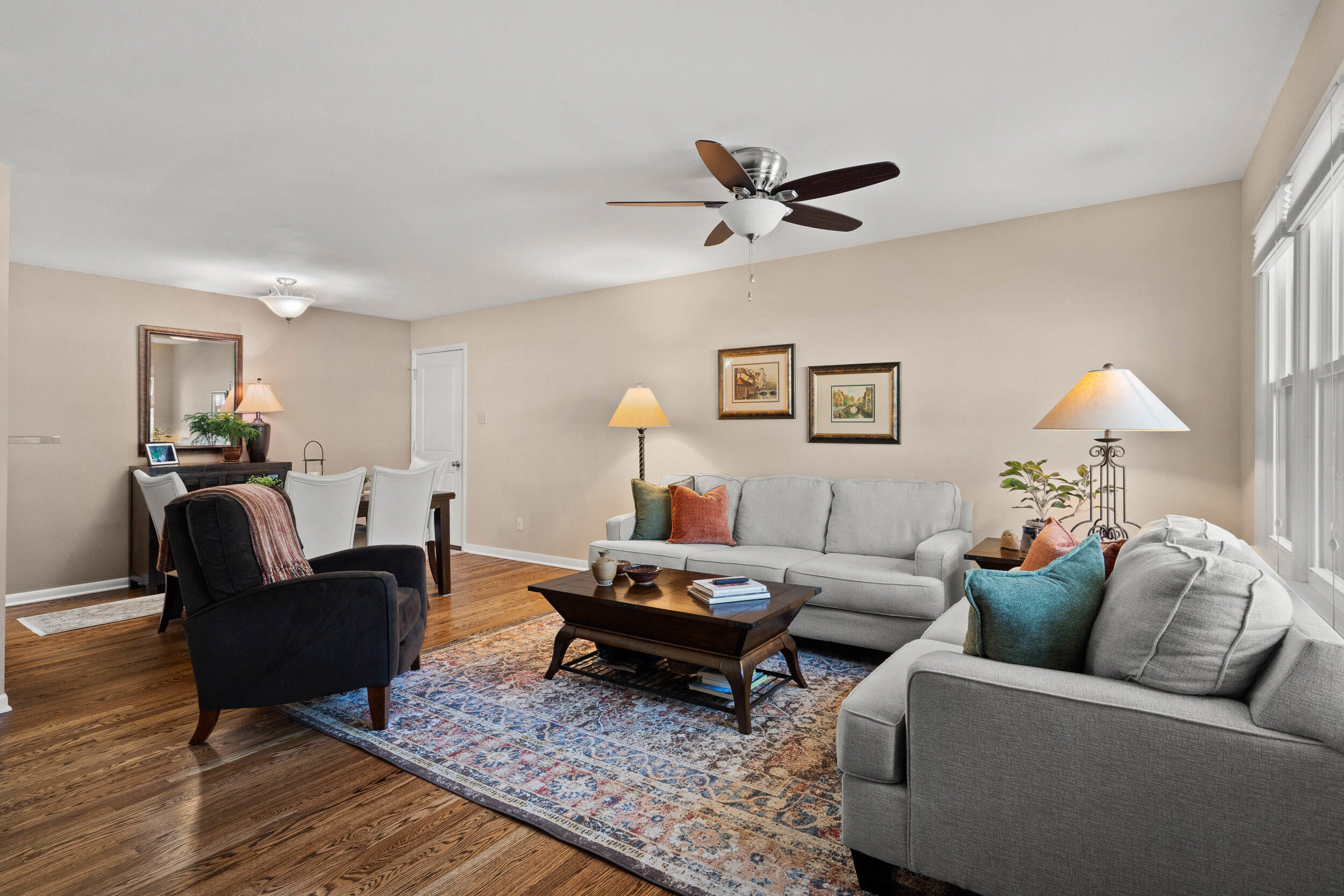 412 MAPLEWOOD DR
