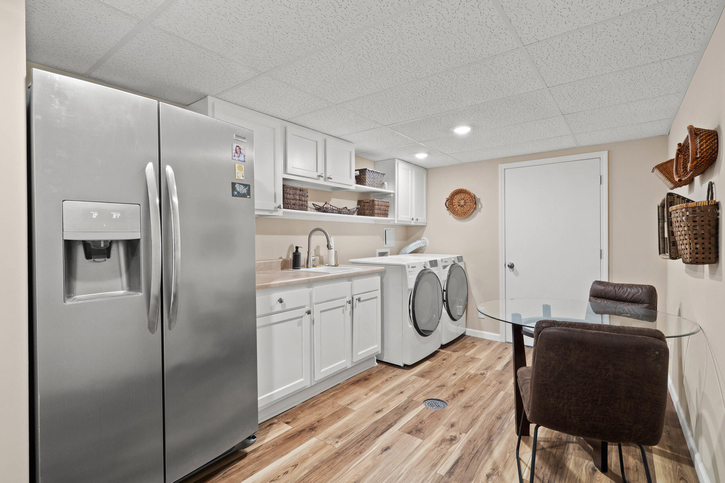 412 MAPLEWOOD DR
