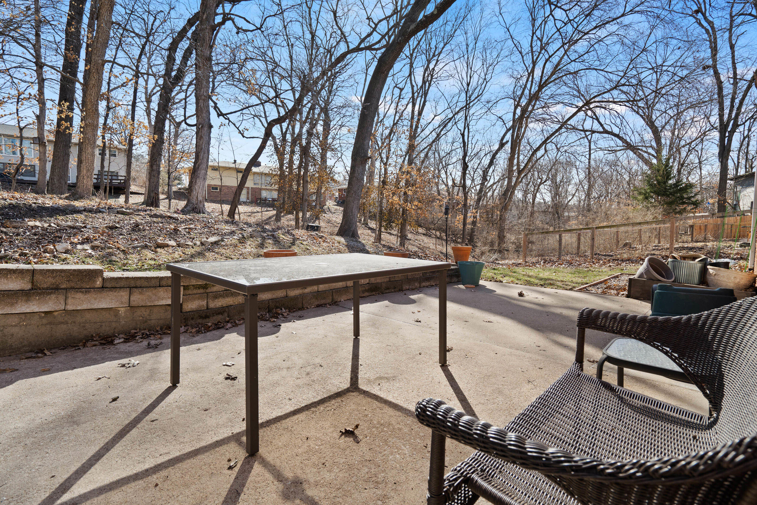 412 MAPLEWOOD DR
