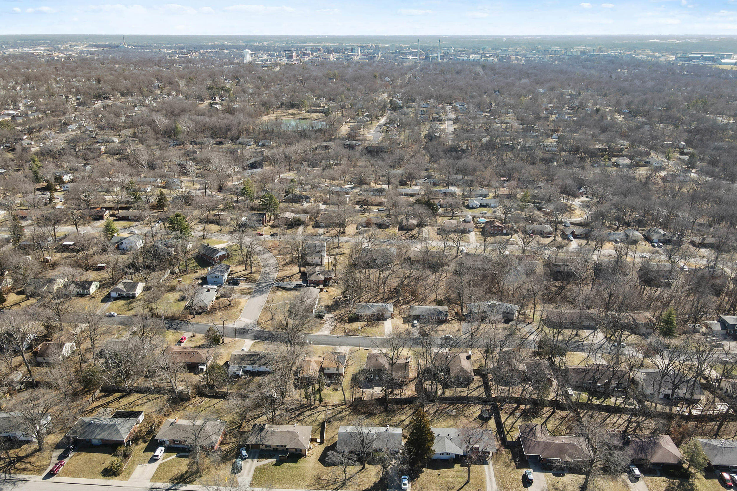 412 MAPLEWOOD DR