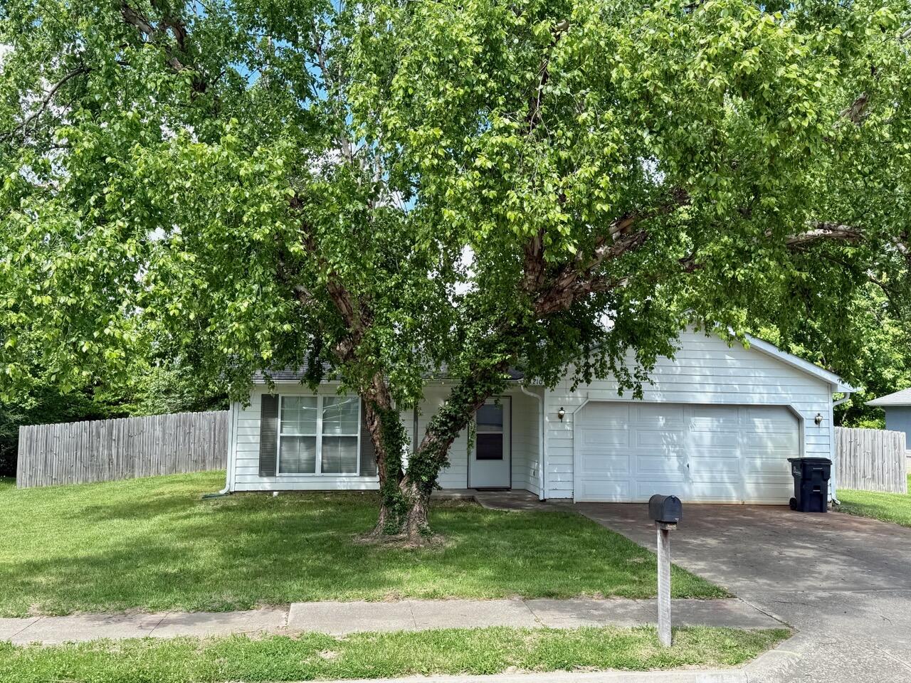 2109 CALLAWAY DR