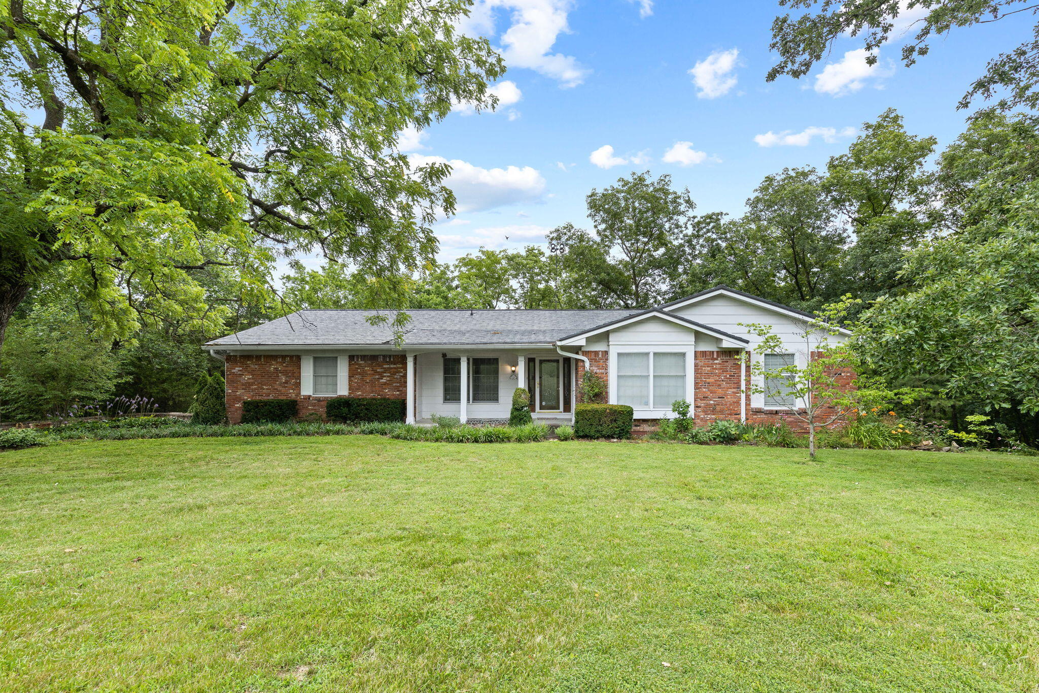7100 N SYCAMORE