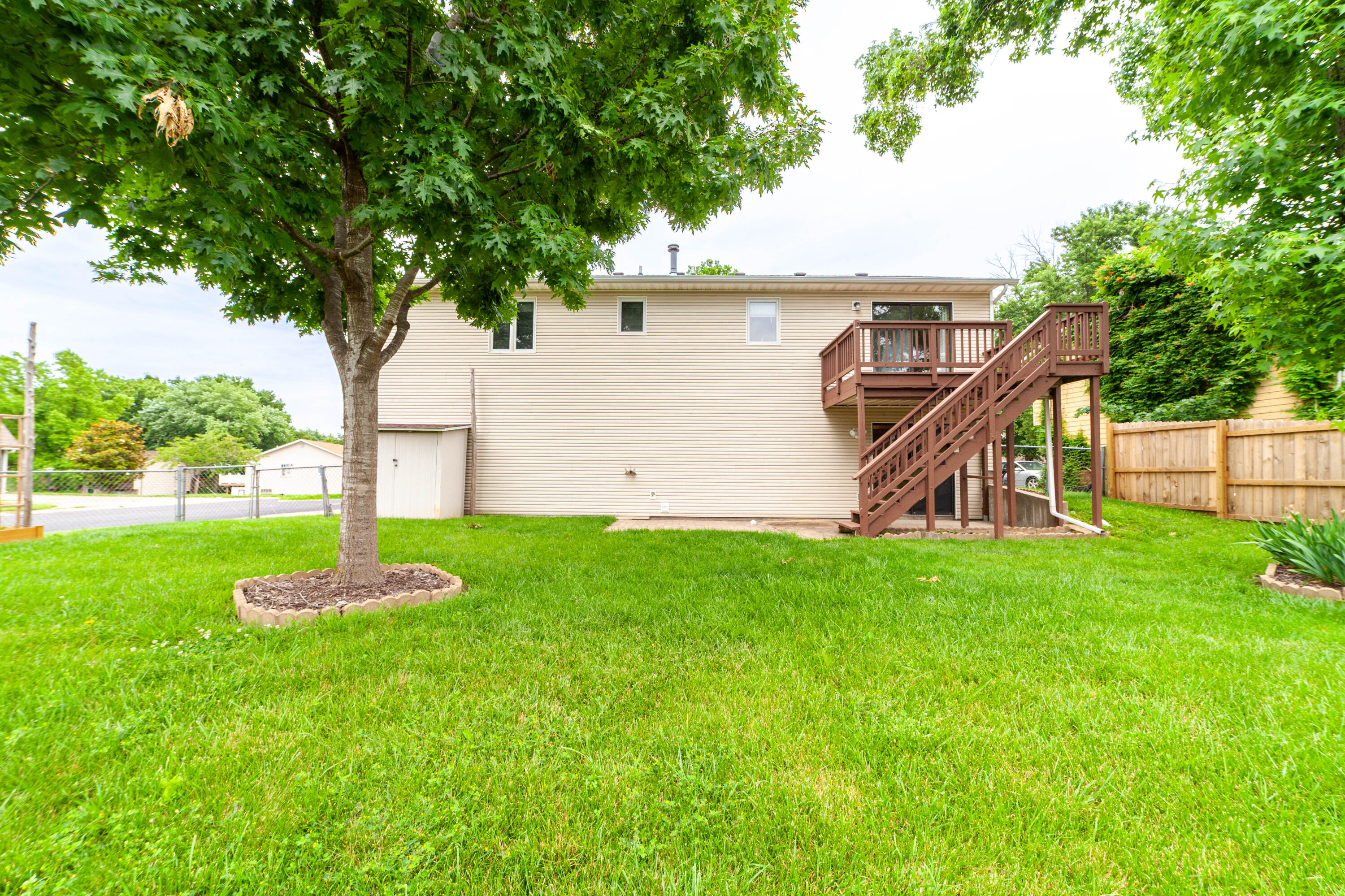 2107 WINCHESTER DR