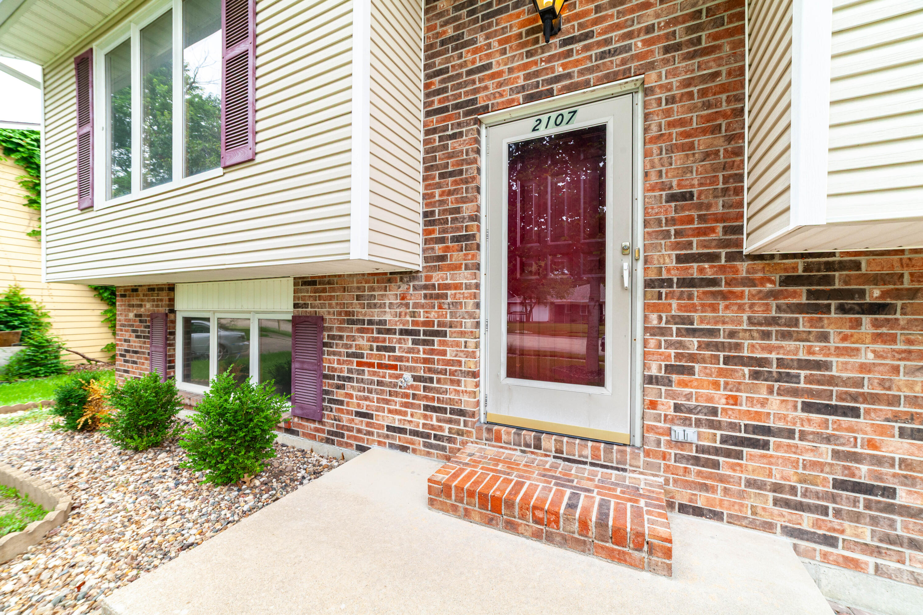 2107 WINCHESTER DR