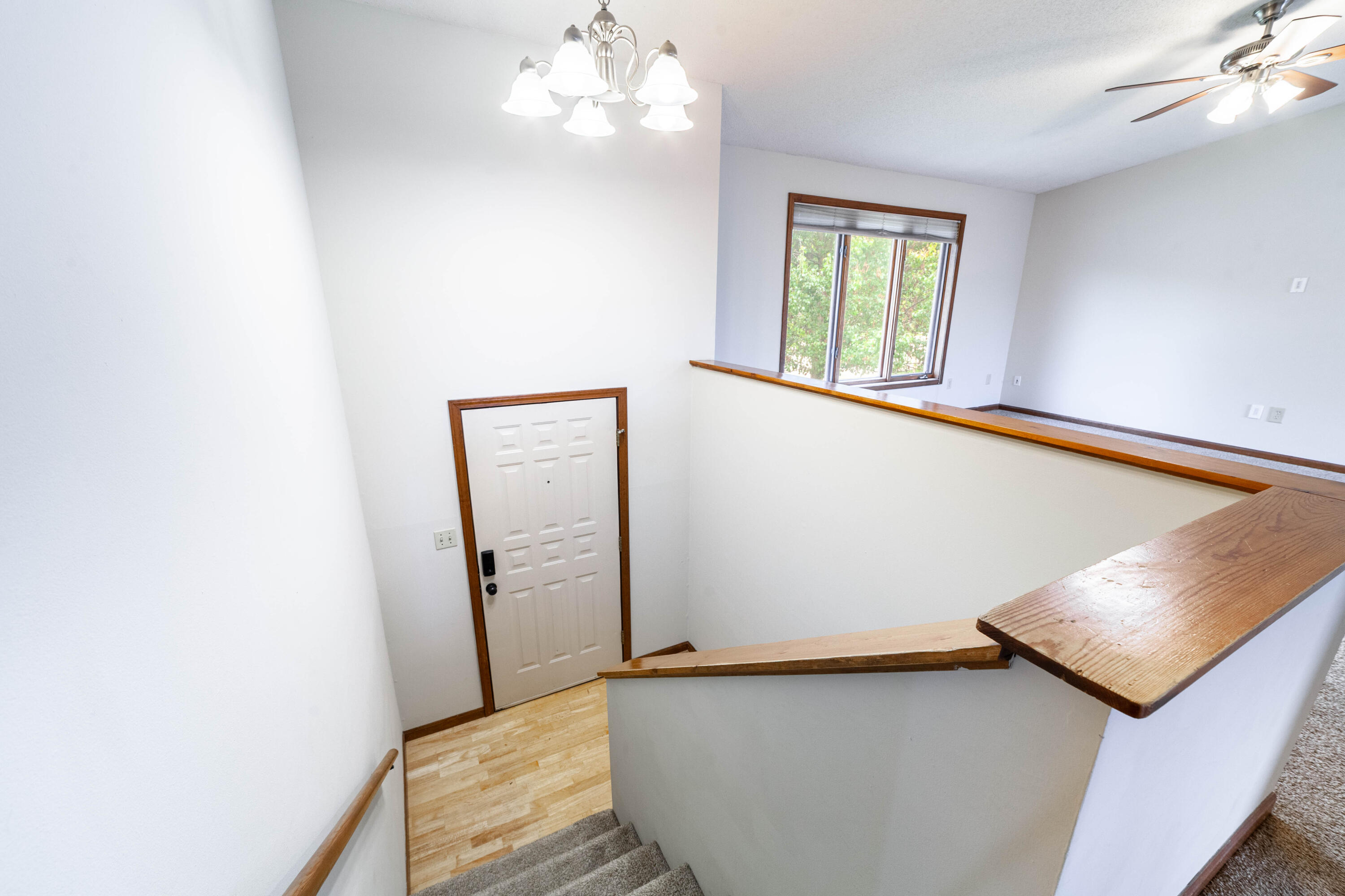2107 WINCHESTER DR