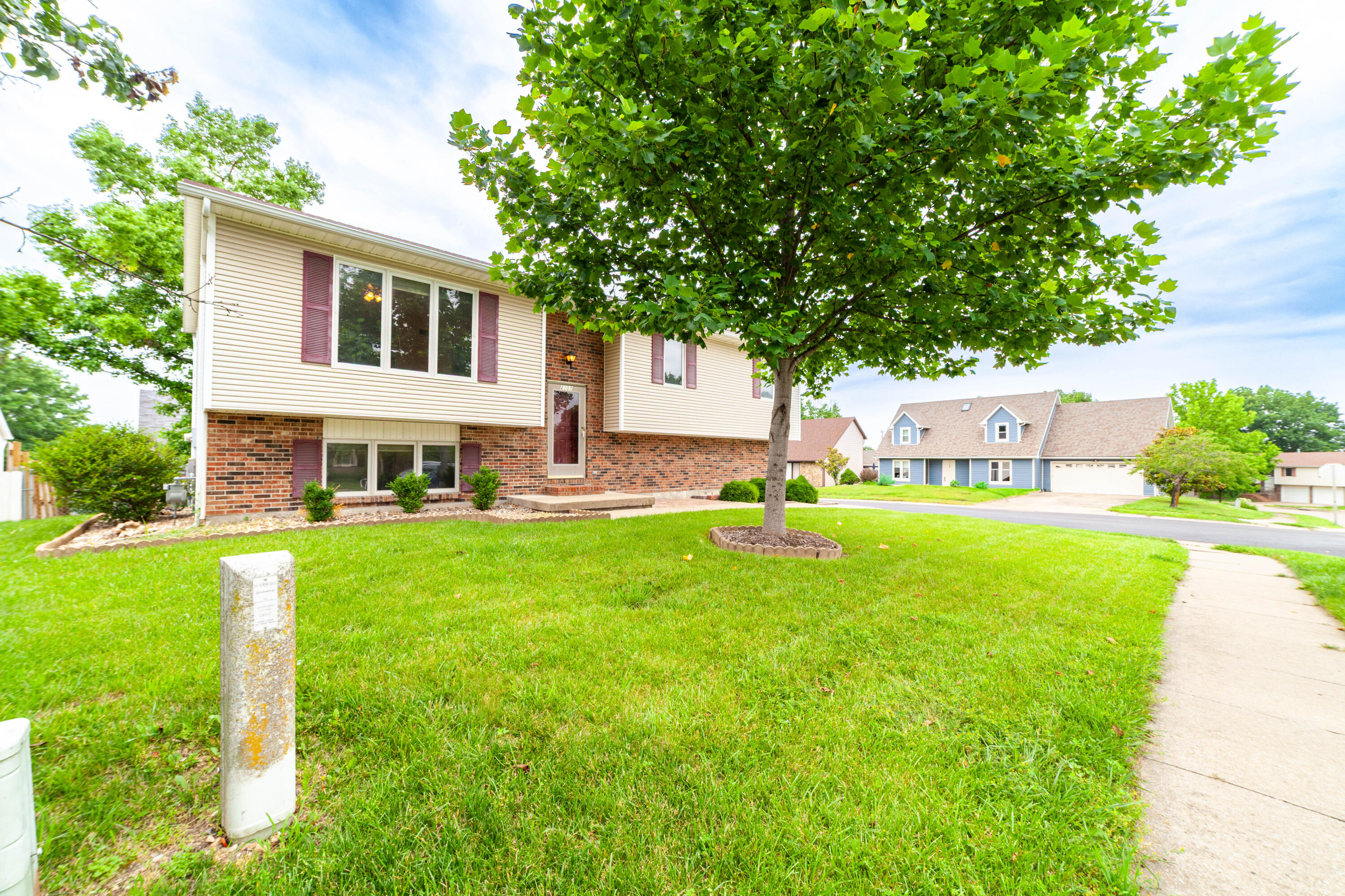 2107 WINCHESTER DR