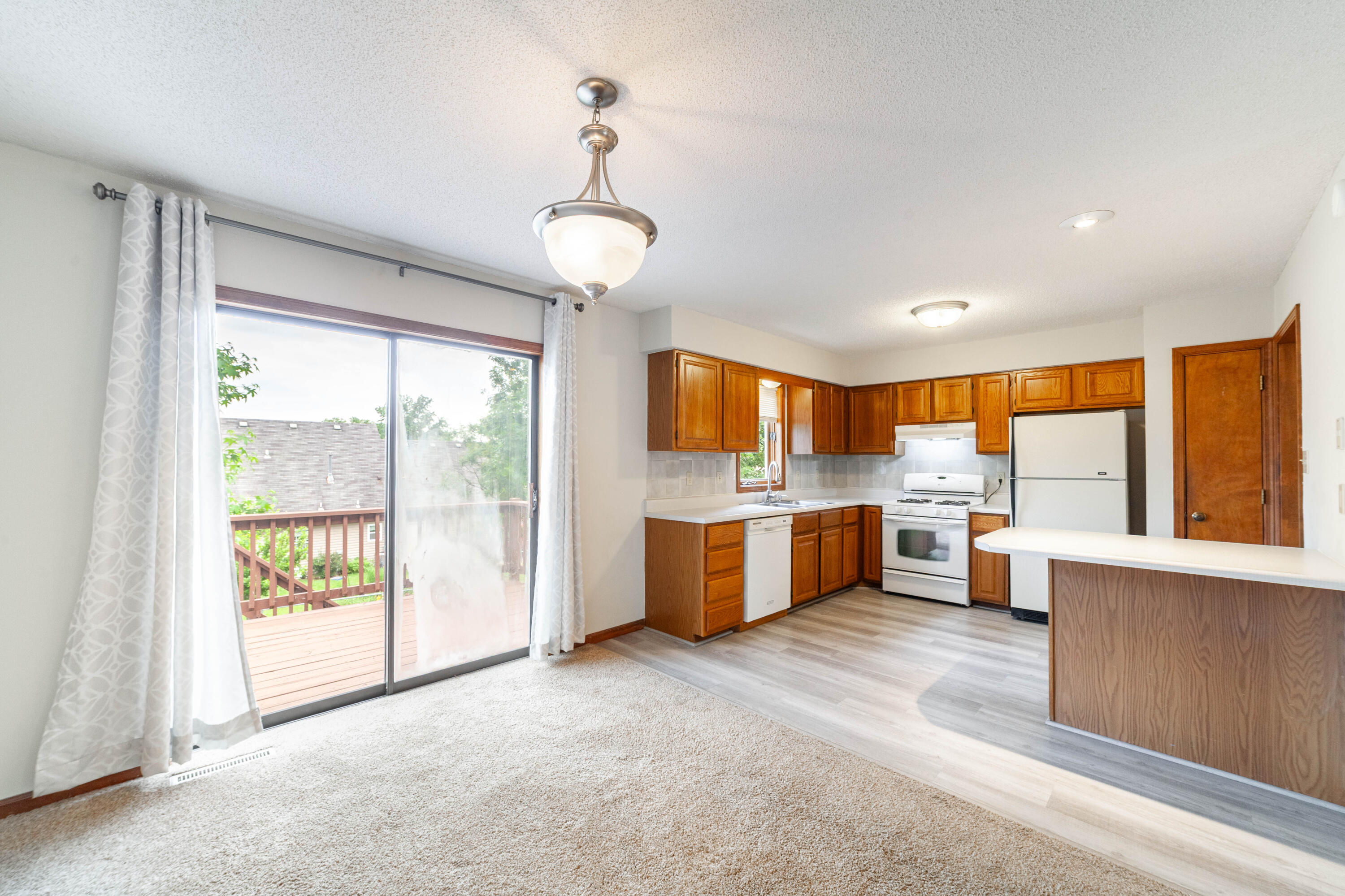 2107 WINCHESTER DR