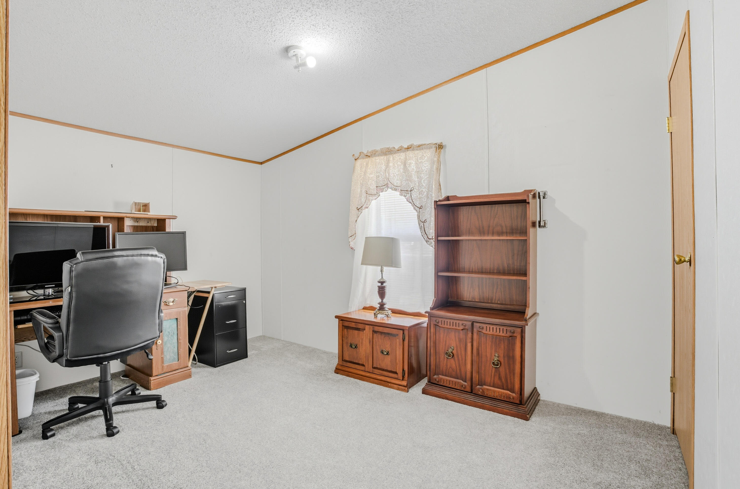 5261 N BURNING BUSH RD