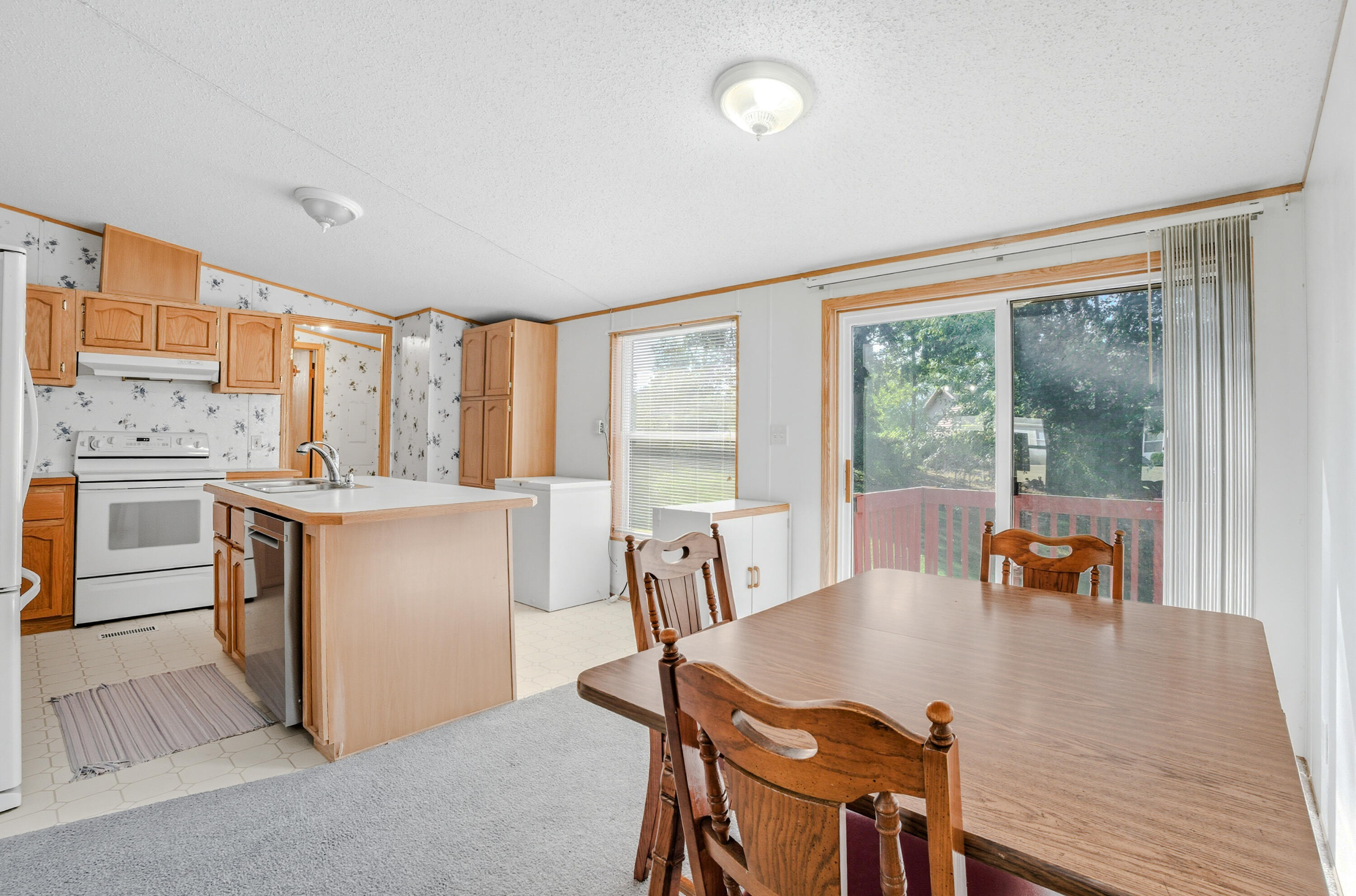 5261 N BURNING BUSH RD