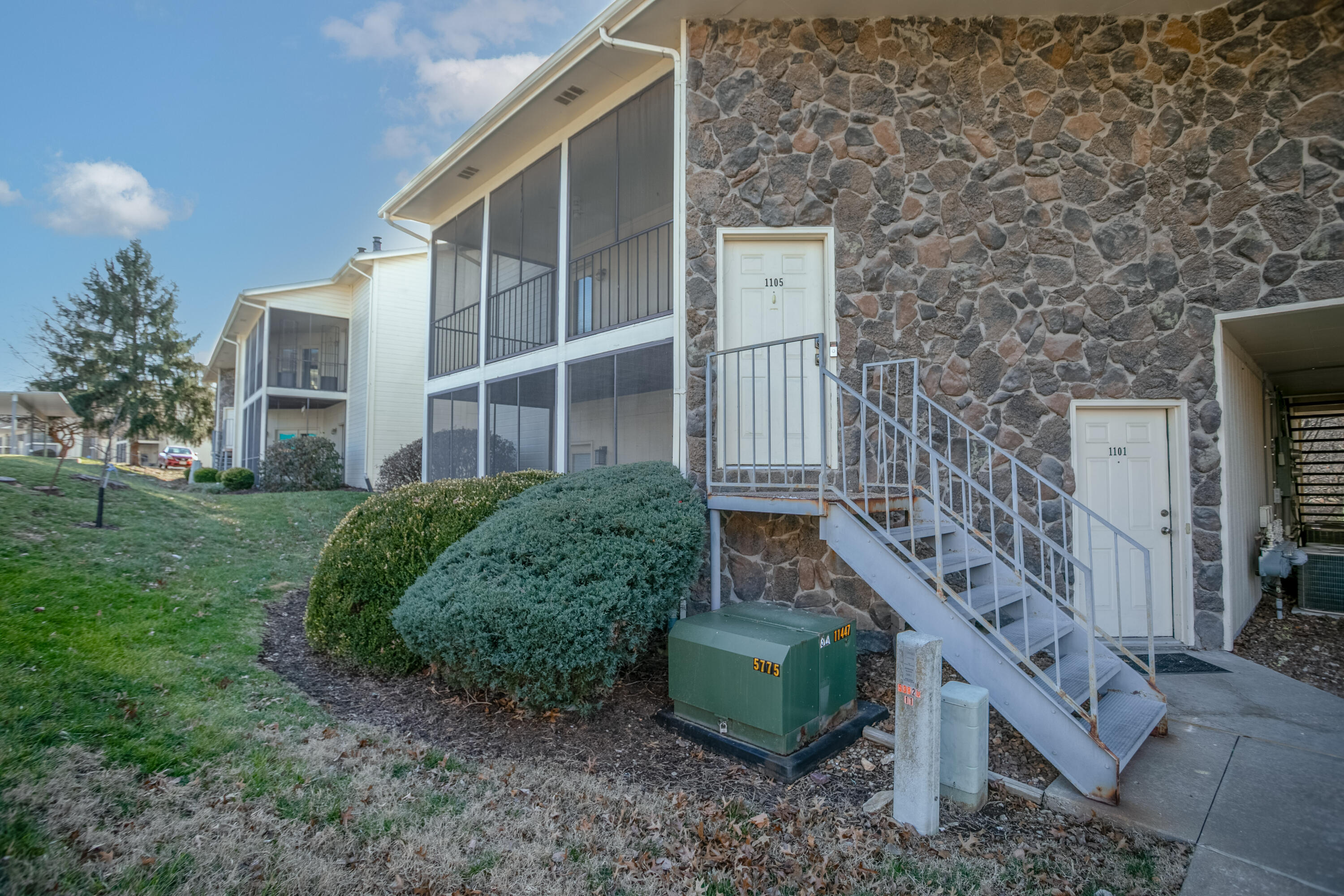 1105 PARK DEVILLE PL