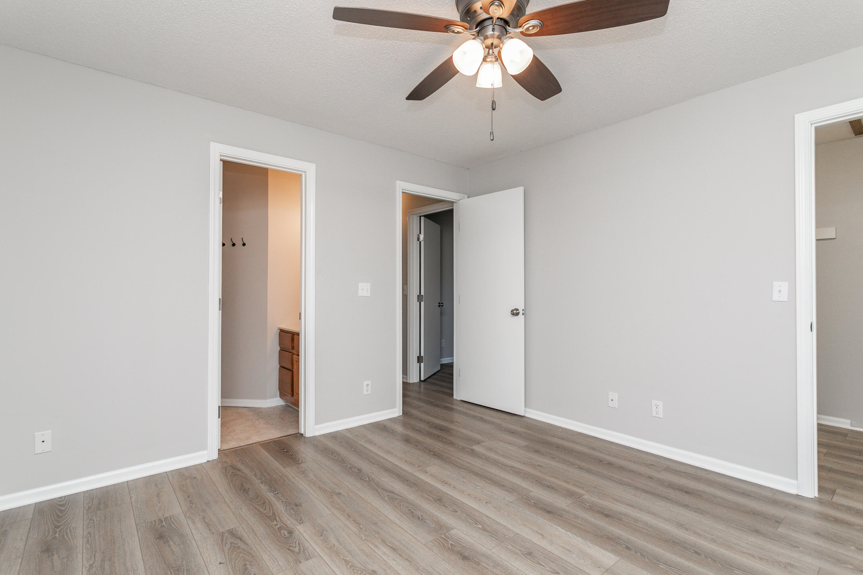 1105 PARK DEVILLE PL
