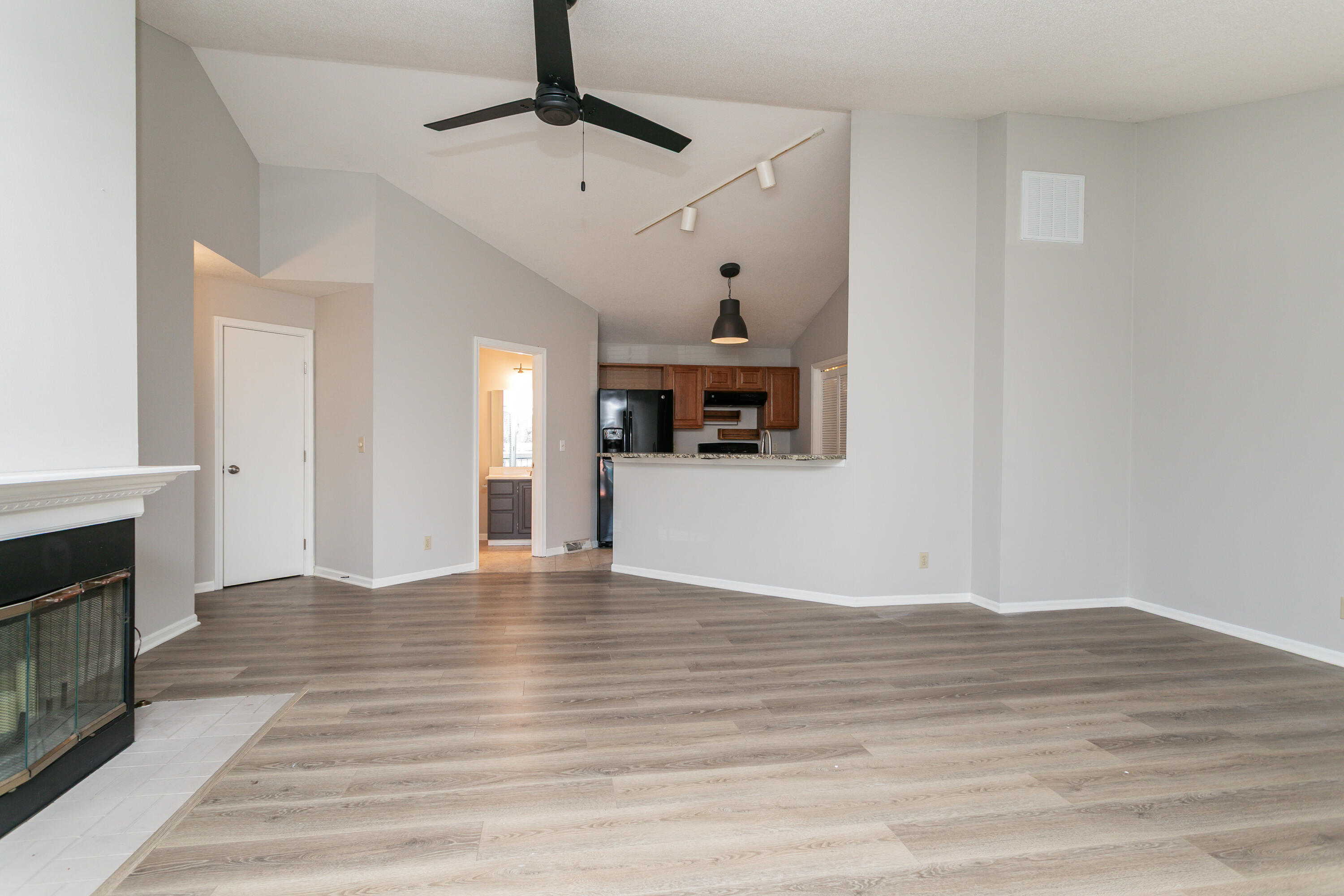 1105 PARK DEVILLE PL