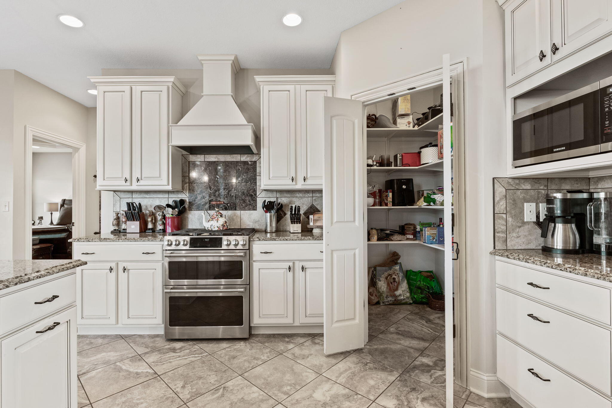 801 SUNSTONE LN