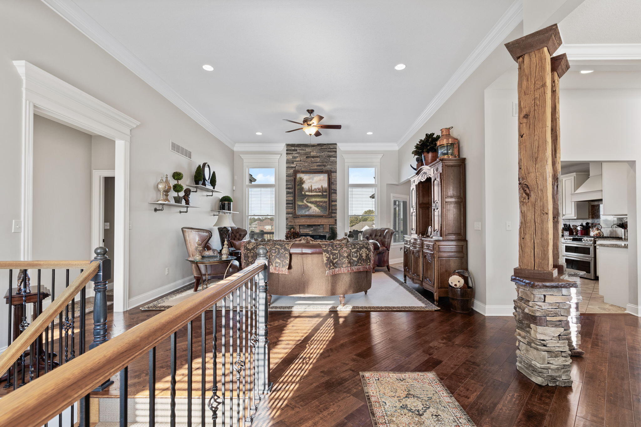 801 SUNSTONE LN