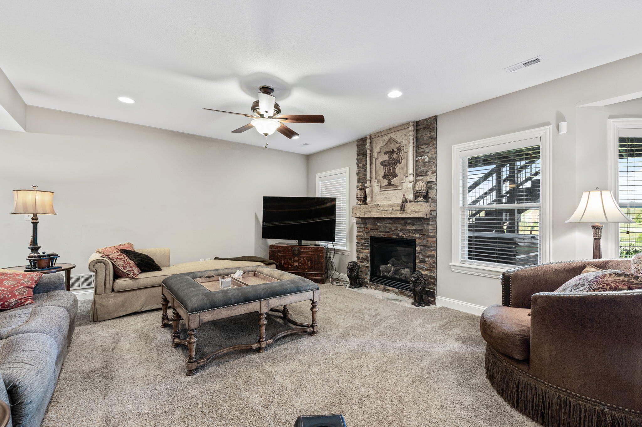 801 SUNSTONE LN