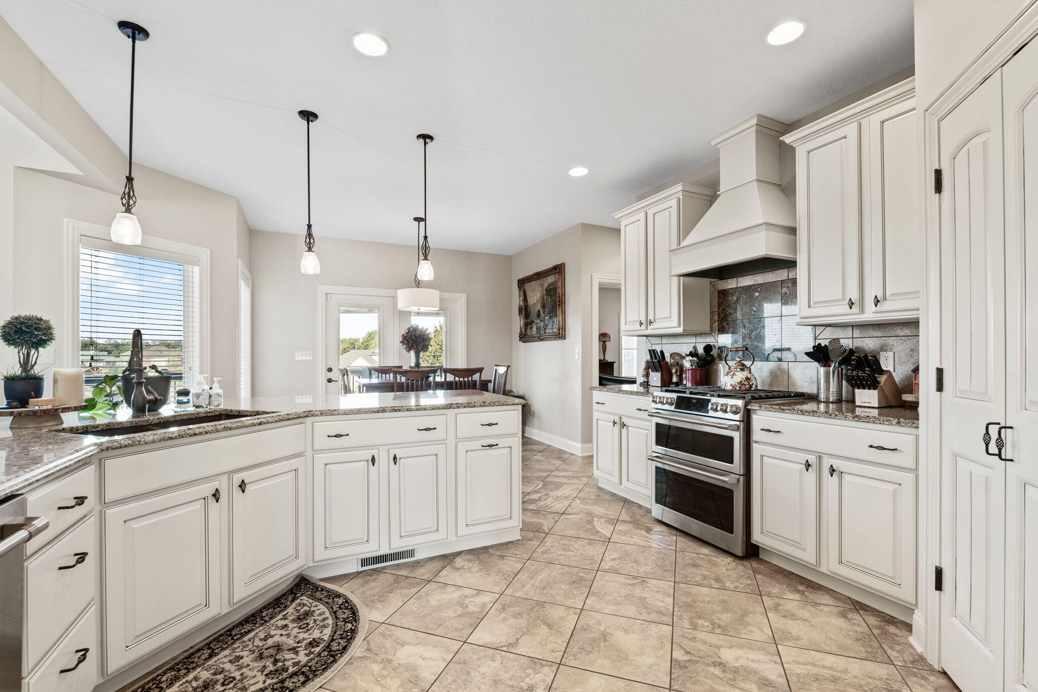801 SUNSTONE LN