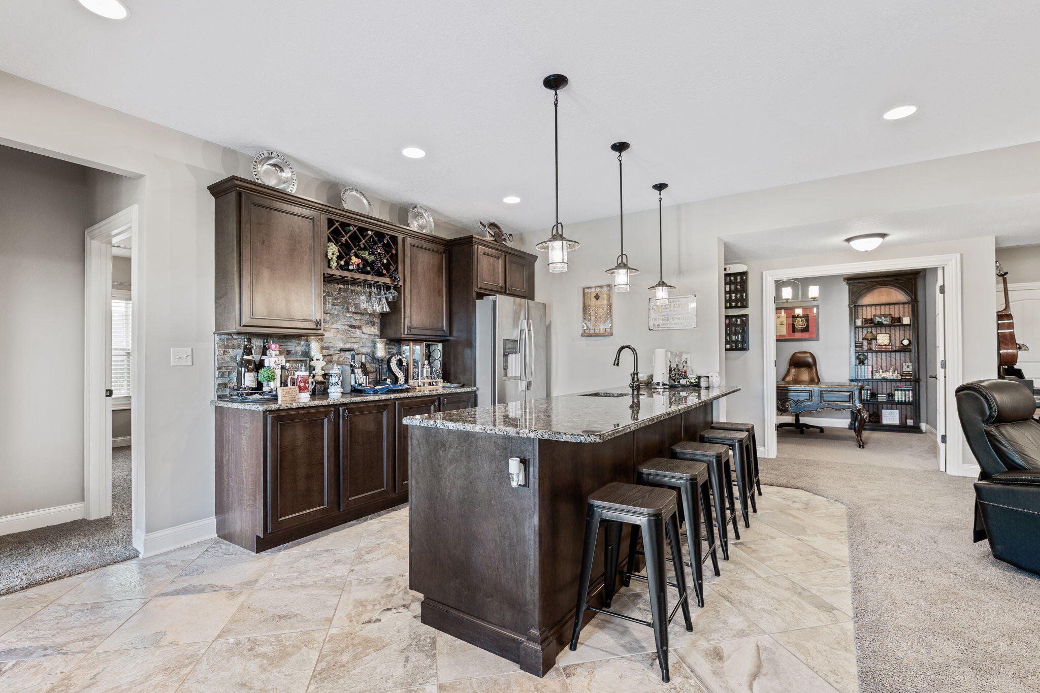 801 SUNSTONE LN