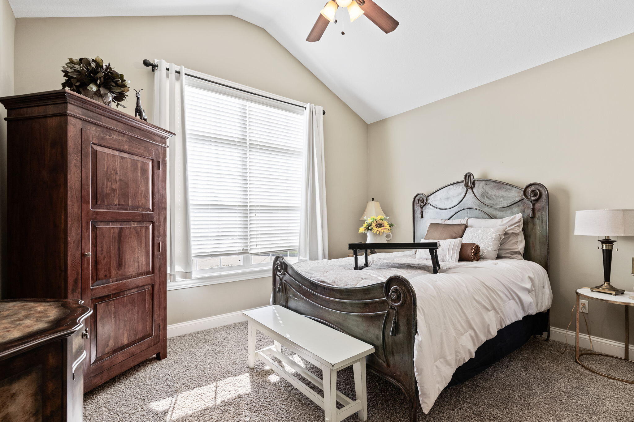 801 SUNSTONE LN