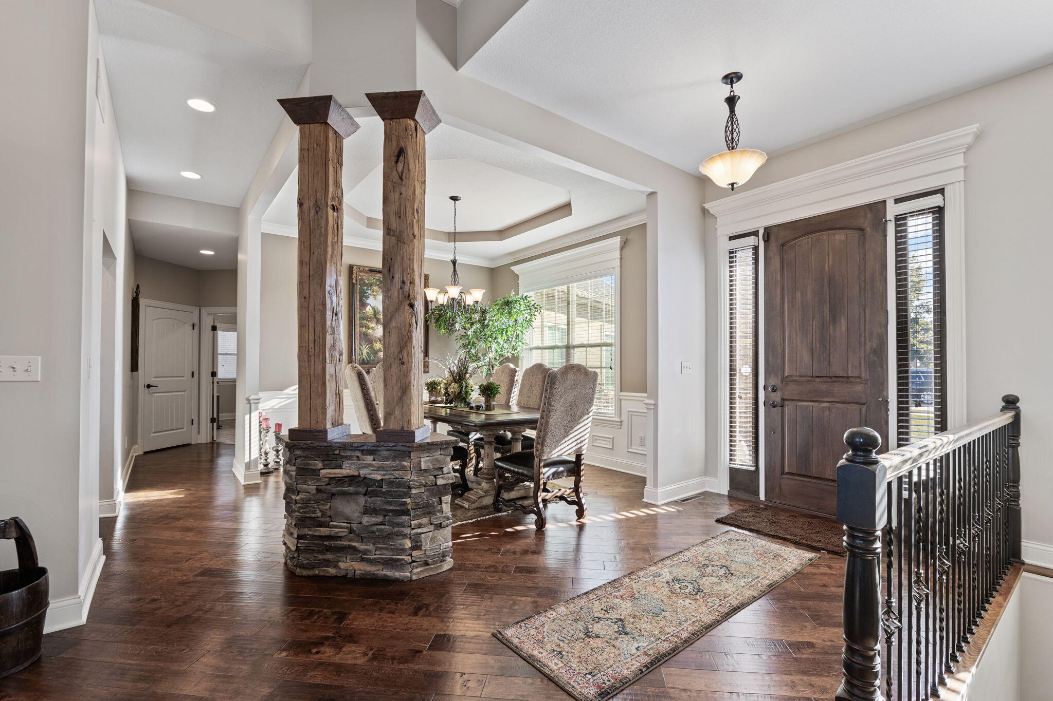 801 SUNSTONE LN