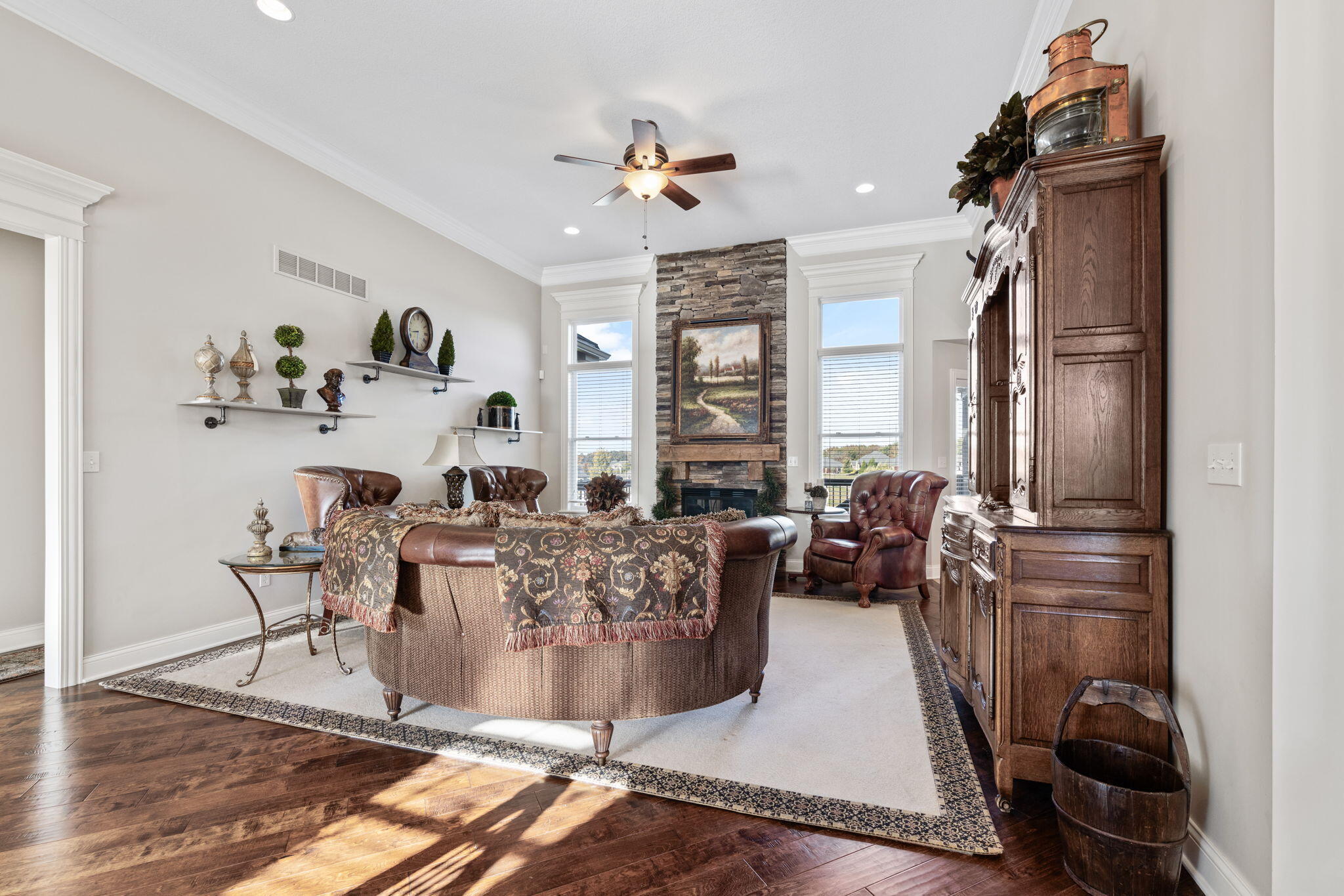 801 SUNSTONE LN