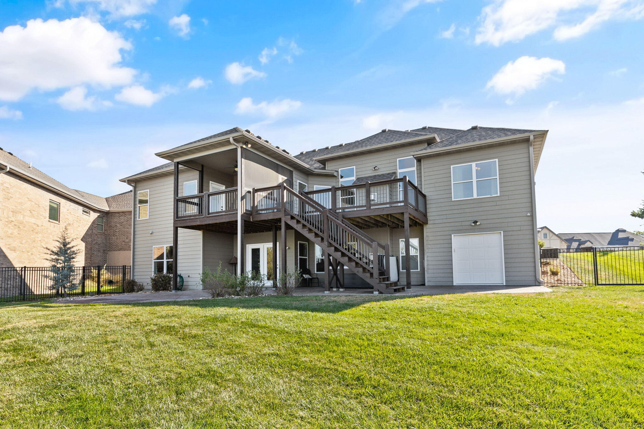 801 SUNSTONE LN