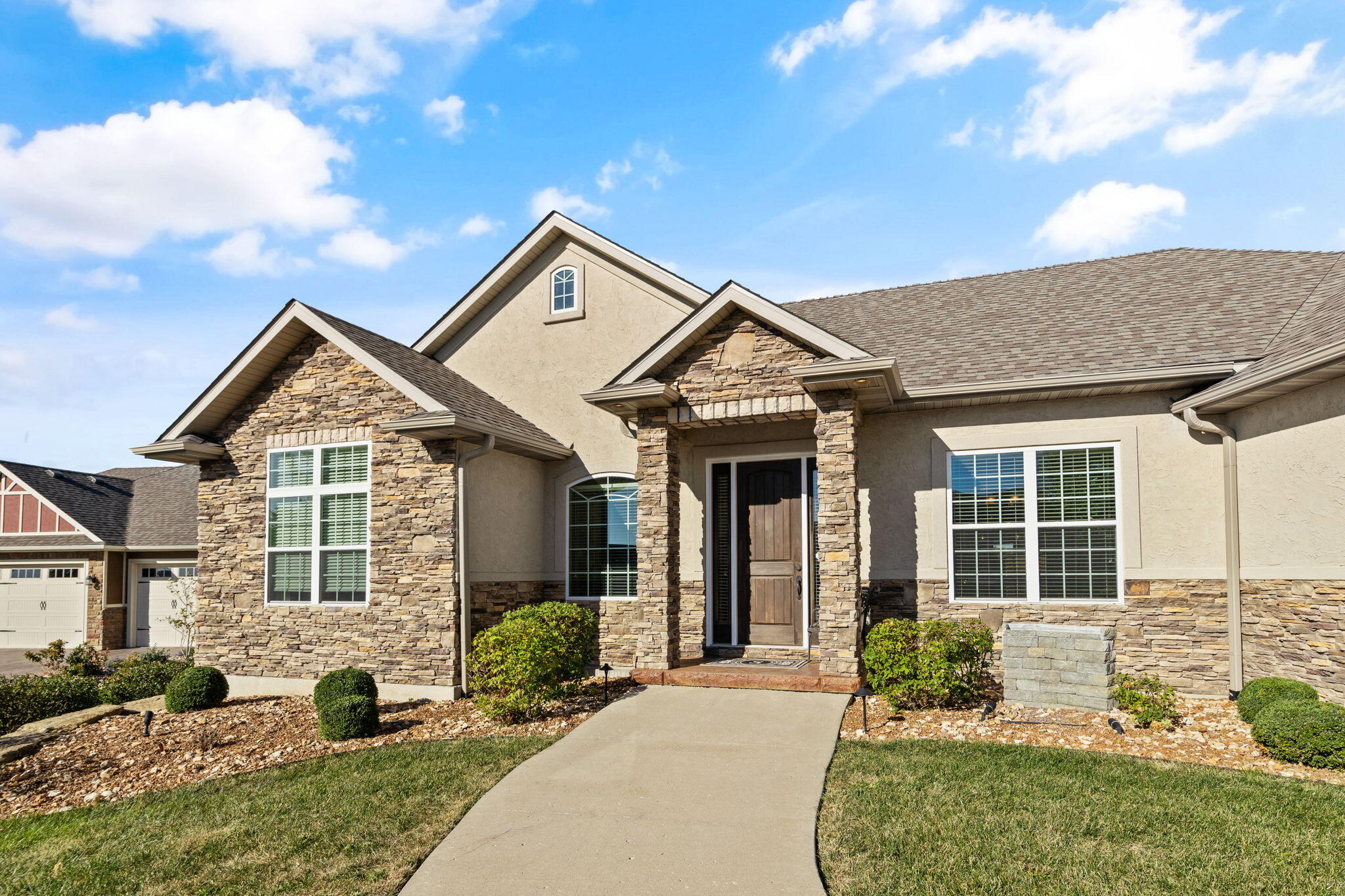 801 SUNSTONE LN