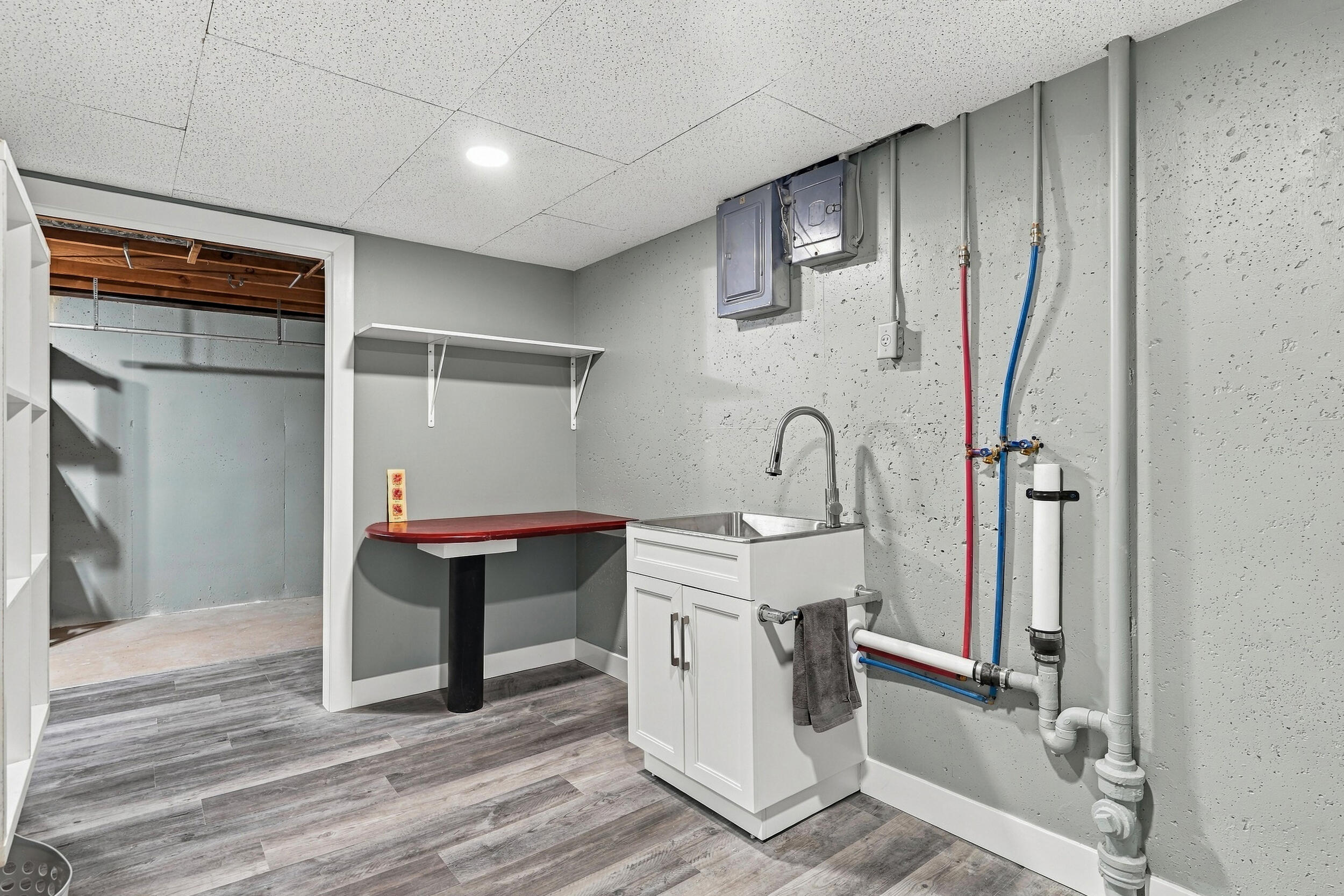1705 KATHY DR