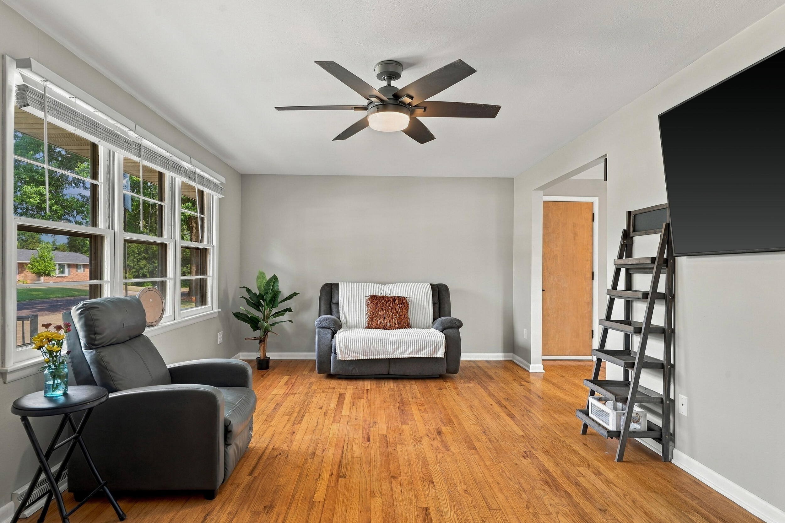 1705 KATHY DR