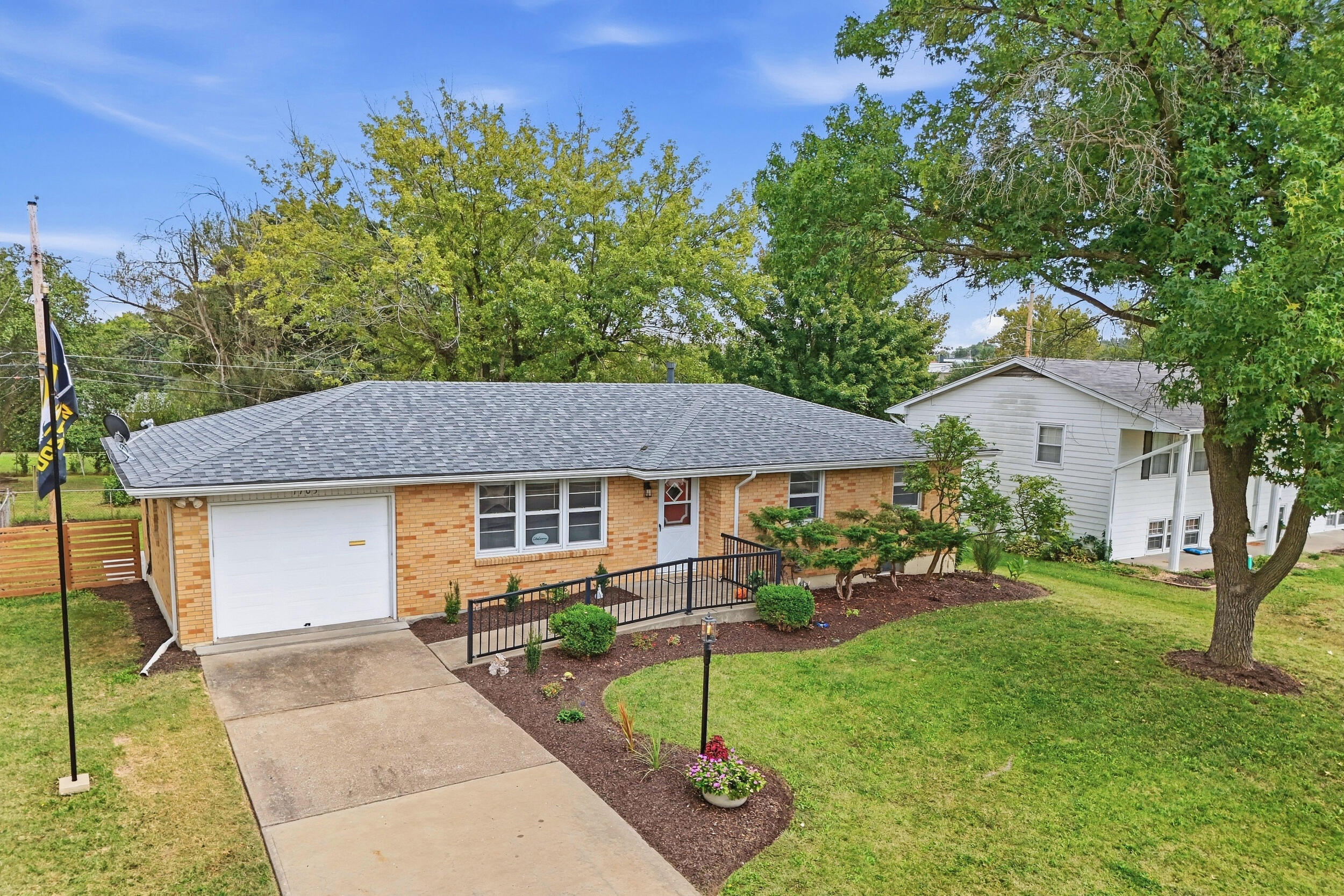 1705 KATHY DR