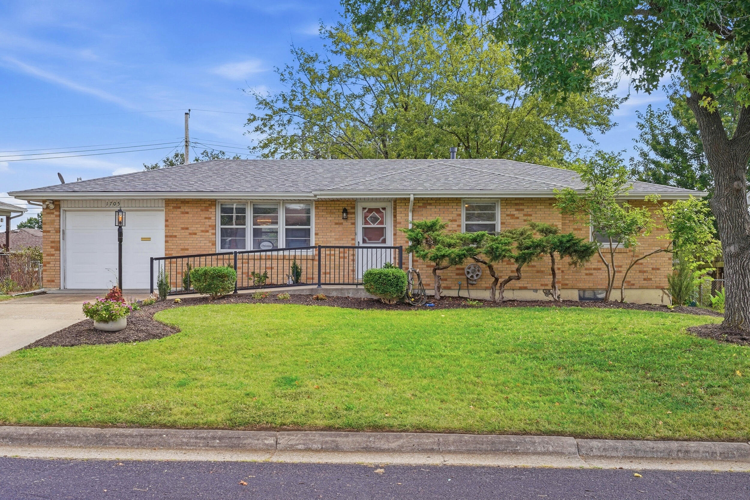 1705 KATHY DR