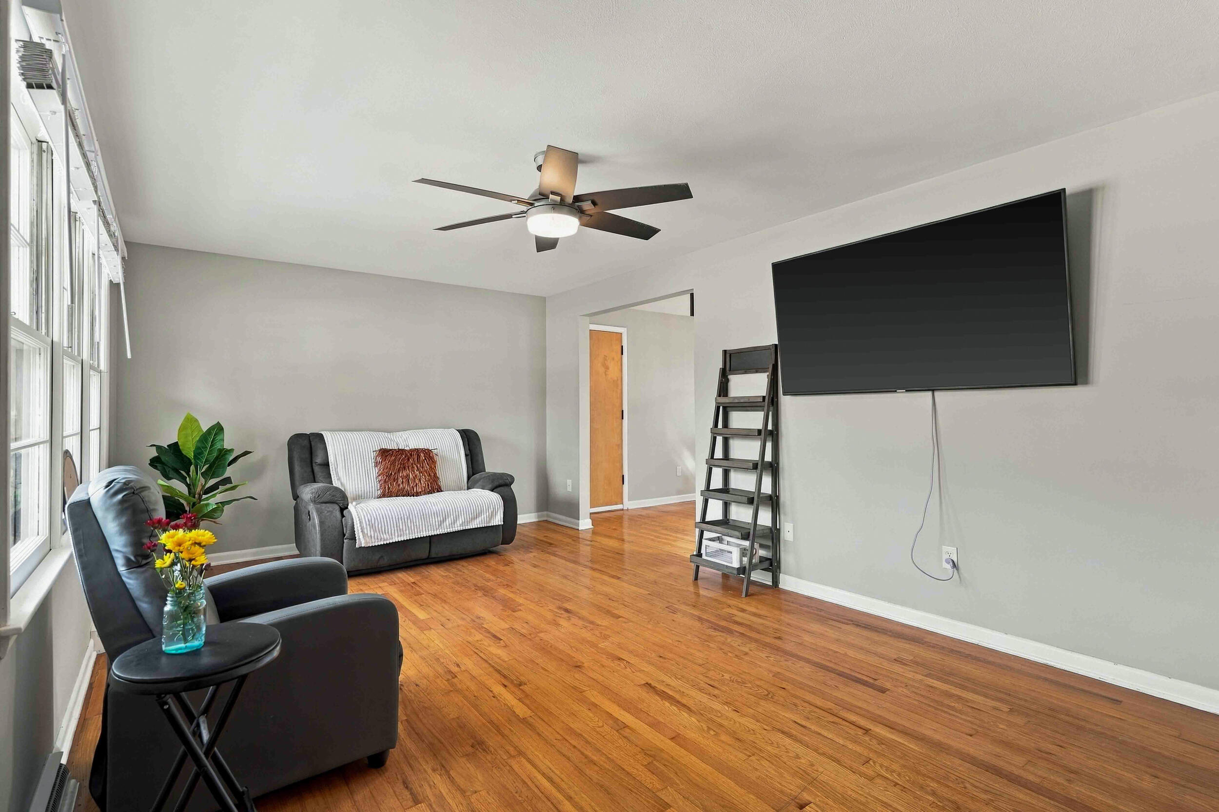 1705 KATHY DR