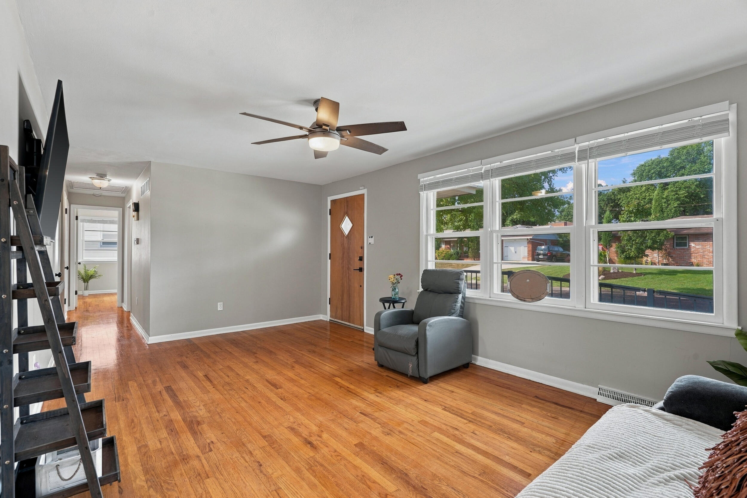 1705 KATHY DR