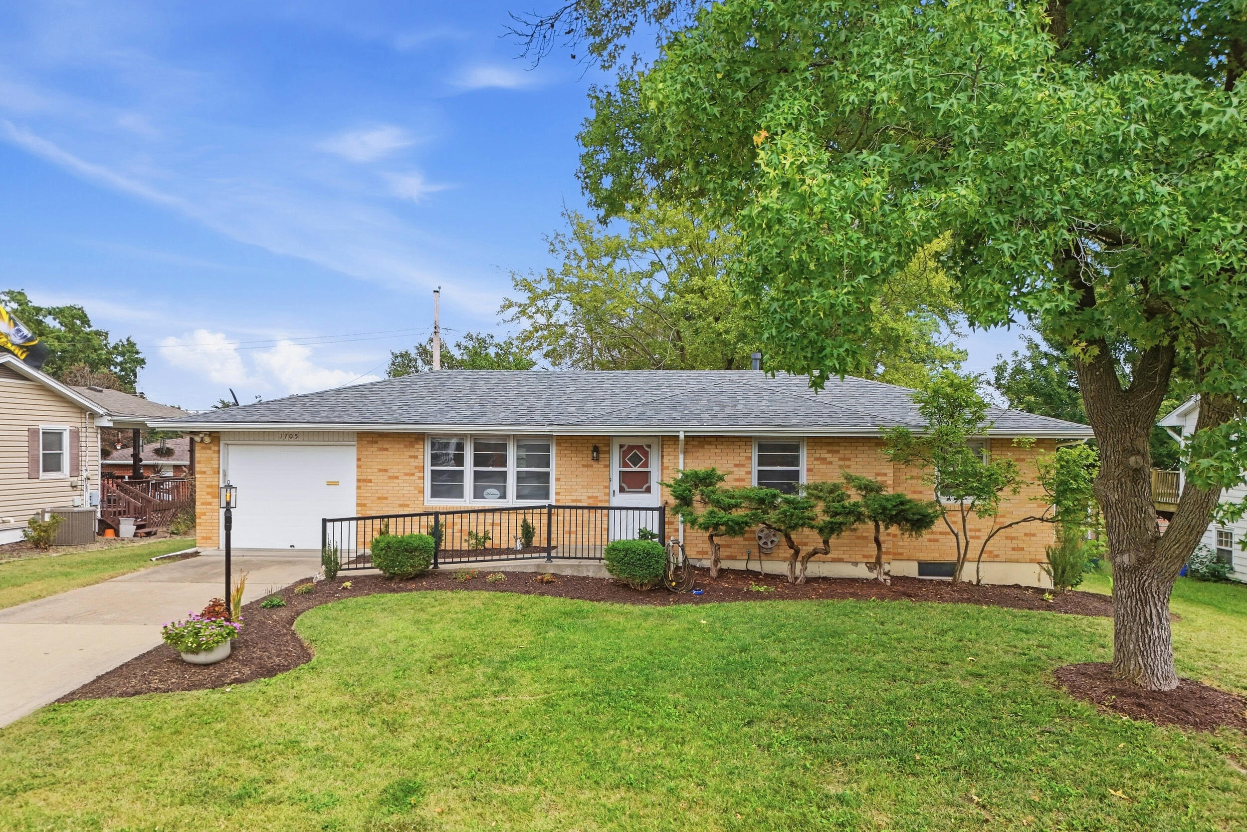 1705 KATHY DR
