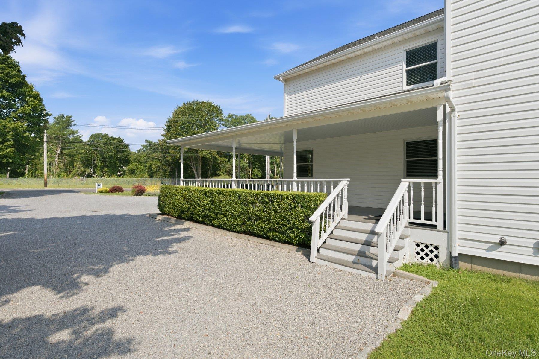 250 Montauk Highway