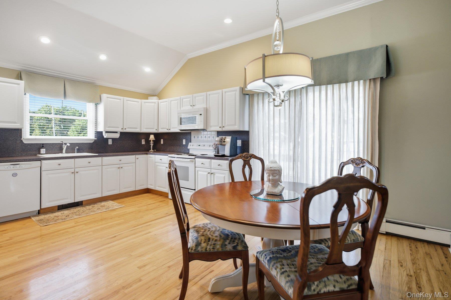 250 Montauk Highway